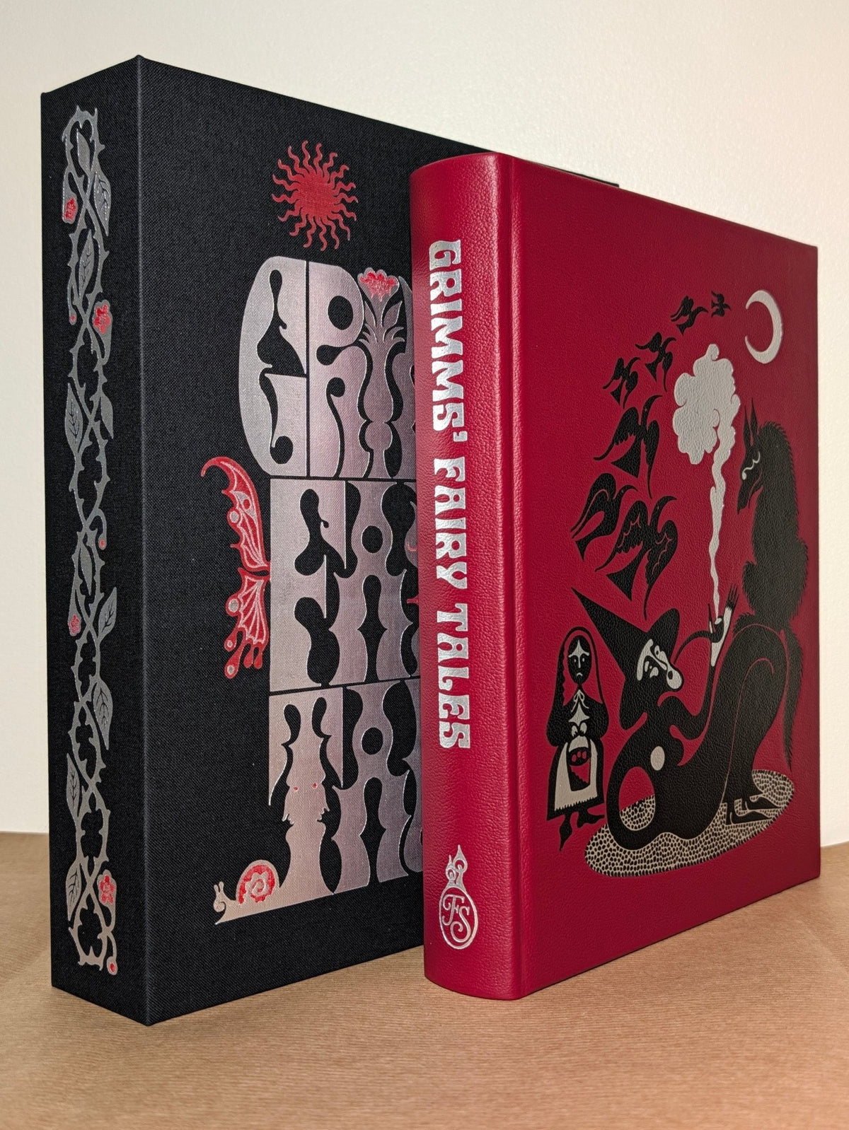 Grimms' Fairy Tales by The Brothers Grimm (Folio Limited Edition) - Fialta Books