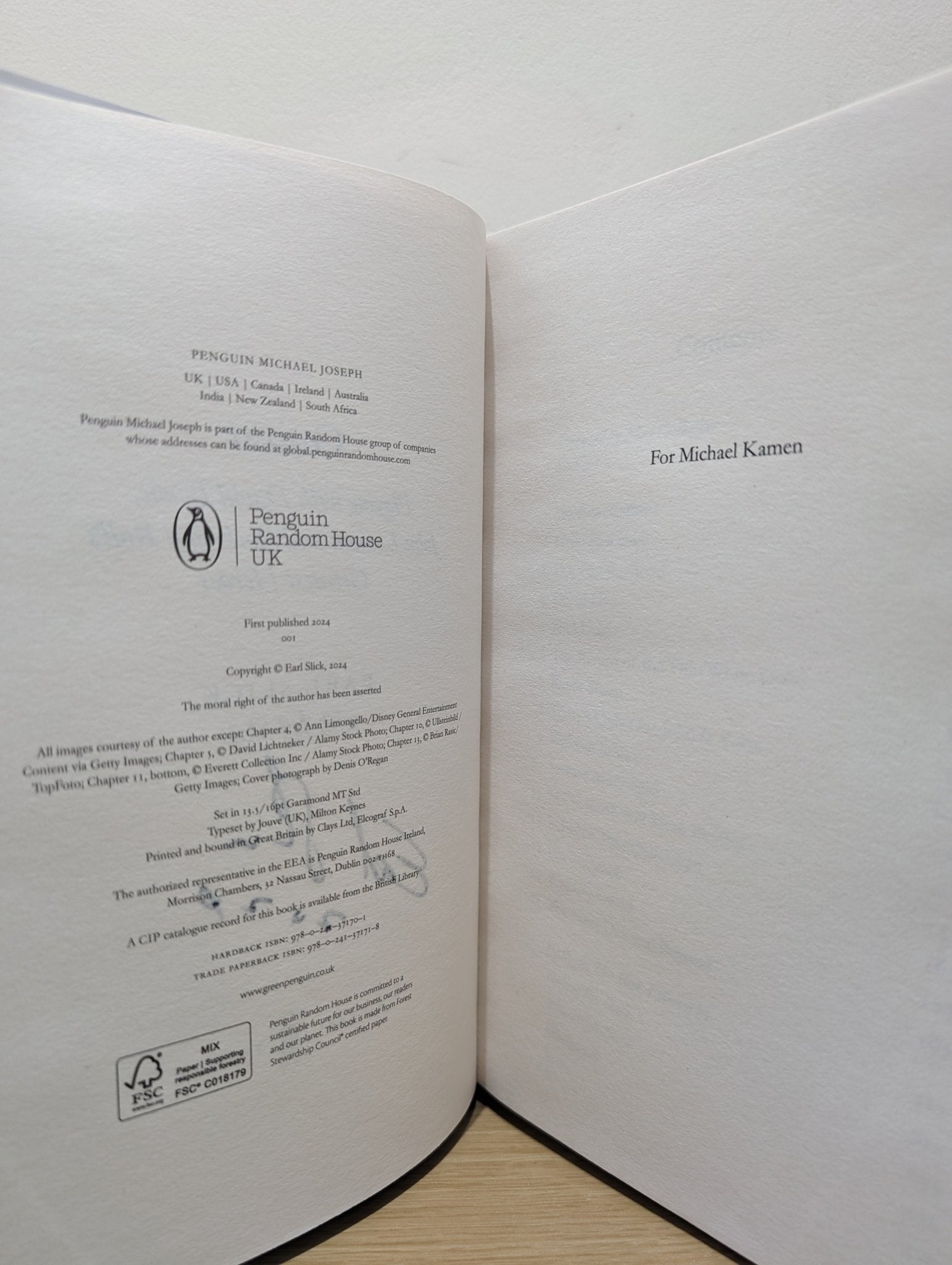 Guitar by Earl Slick - Fialta Books