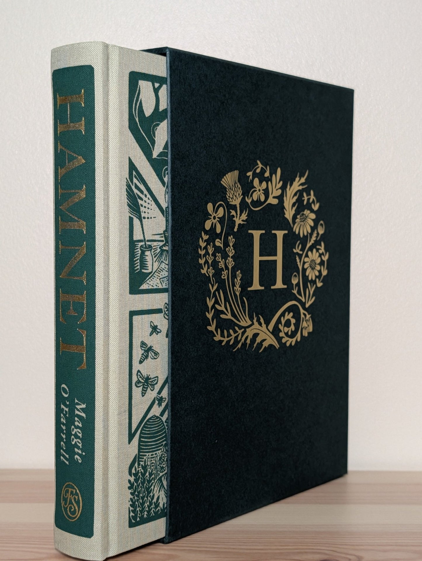 Hamnet by Maggie O'Farrell (Signed Folio Slipcase Edition) - Fialta Books