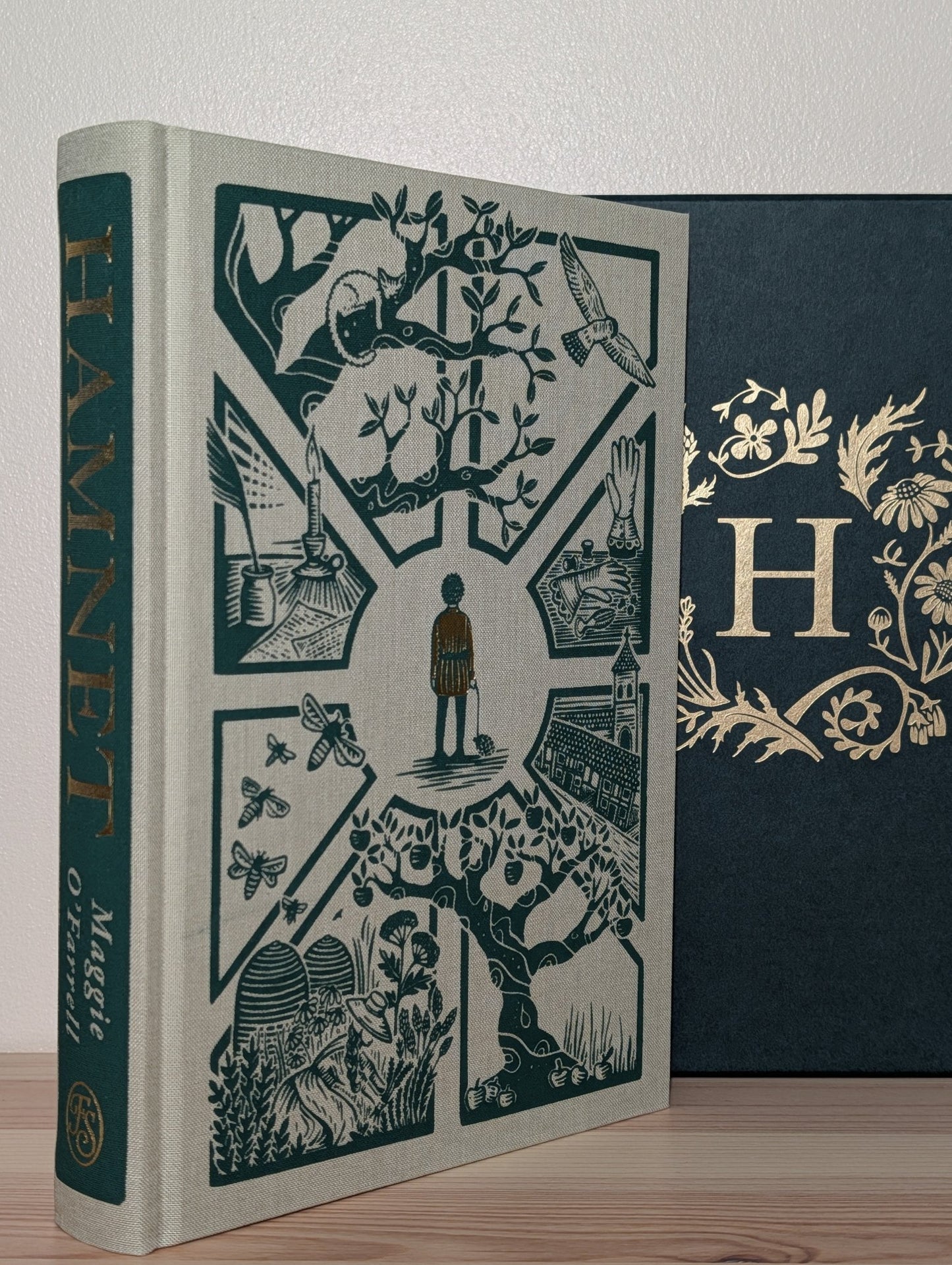 Hamnet by Maggie O'Farrell (Signed Folio Slipcase Edition) - Fialta Books