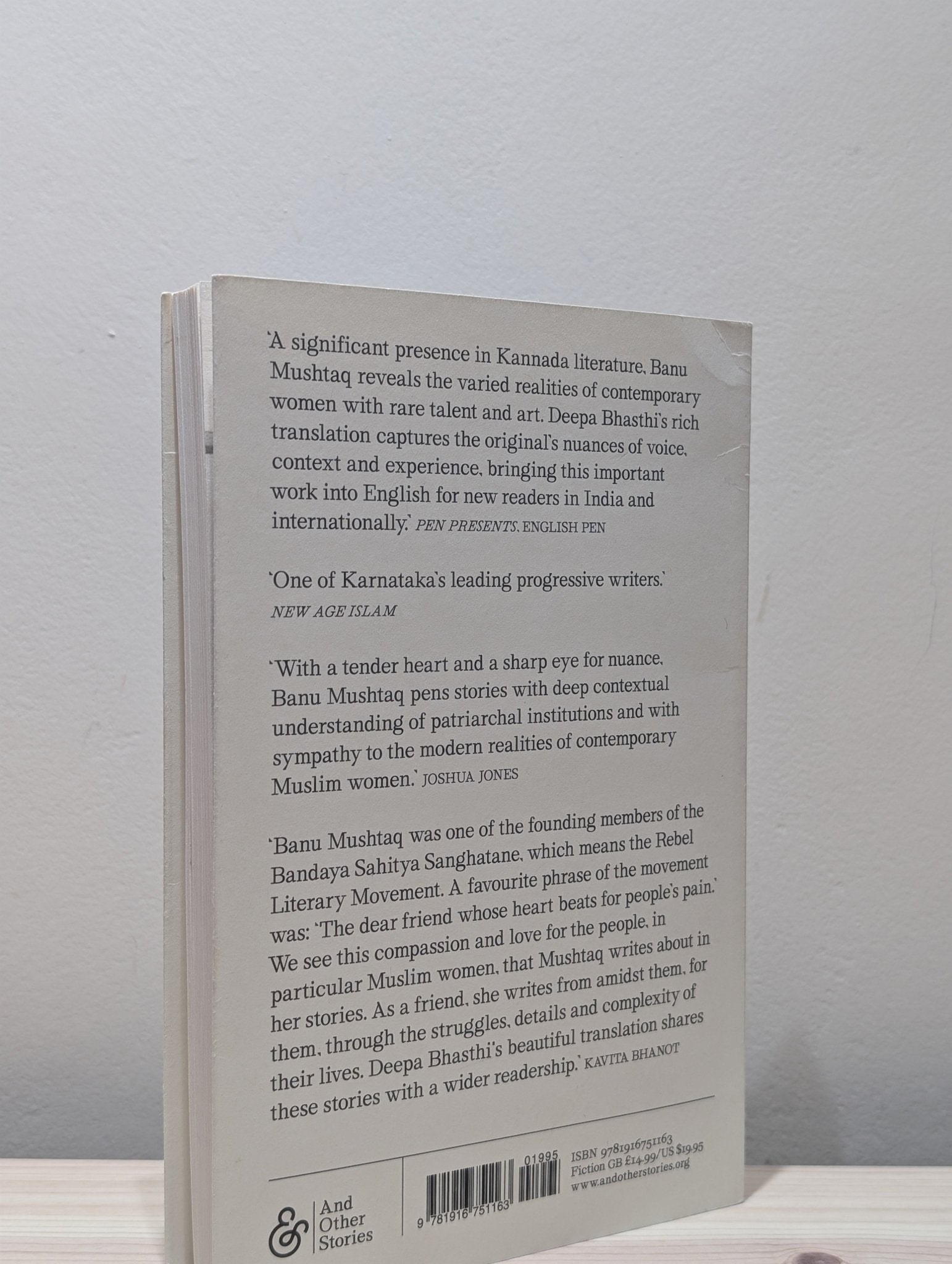 Heart Lamp: Selected Stories by Banu Mushtaq (Signed First Edition) - Fialta Books