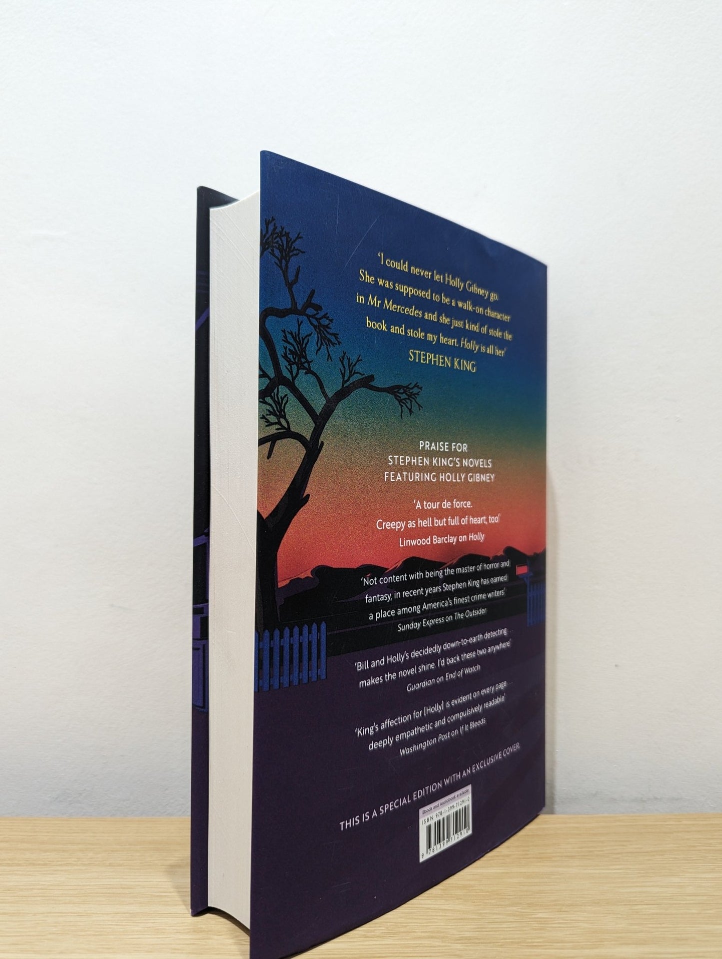 Holly by Stephen King (Collector's Edition) - Fialta Books