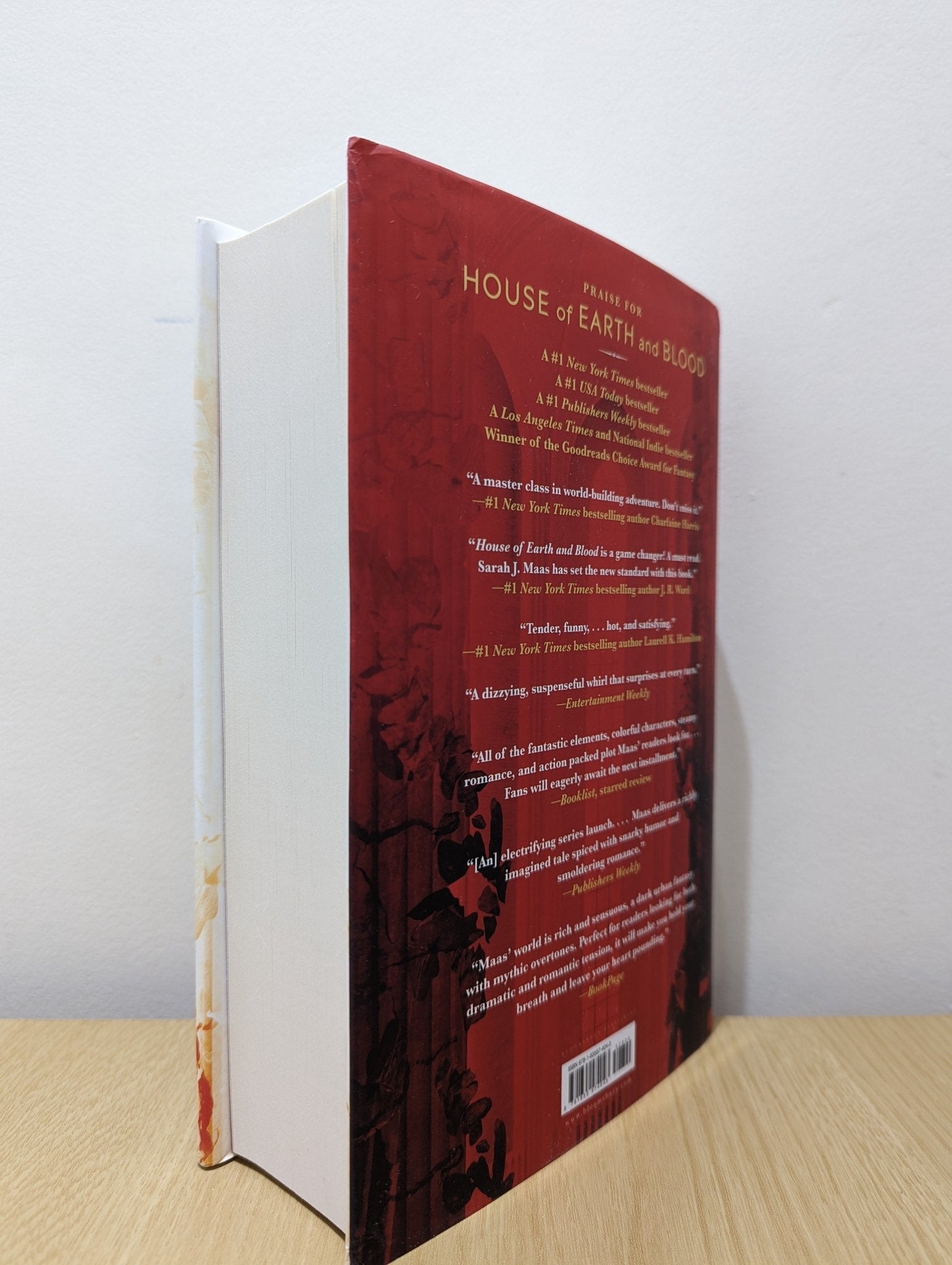 House of Earth and Blood by Sarah J. Maas - Fialta Books