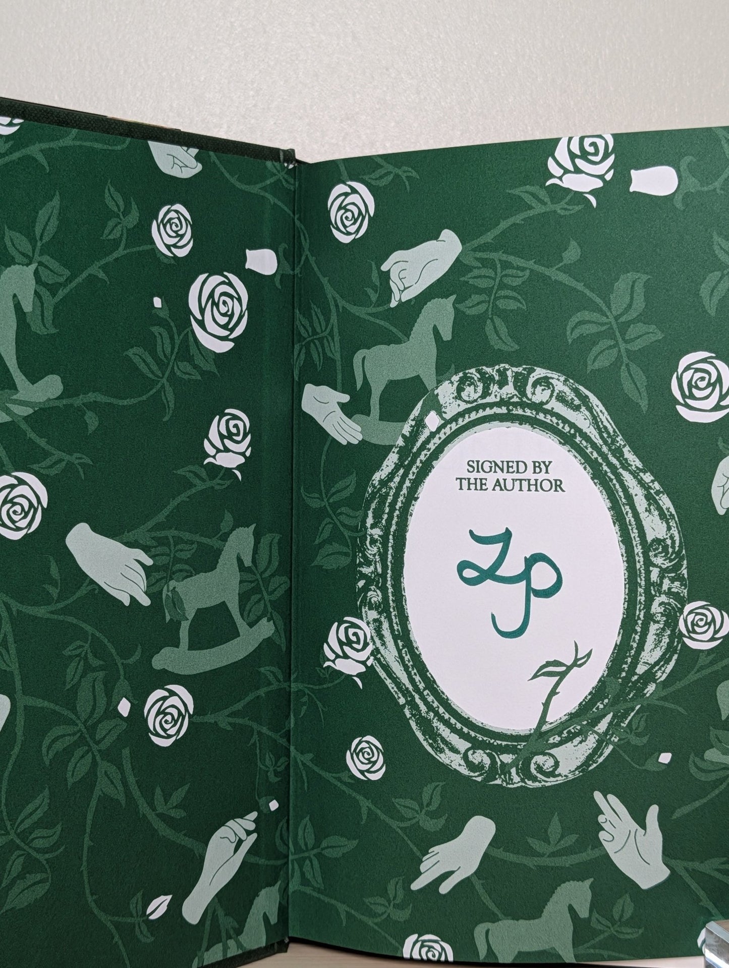 House of Splinters by Laura Purcell (Signed First Edition with sprayed edges) - Fialta Books