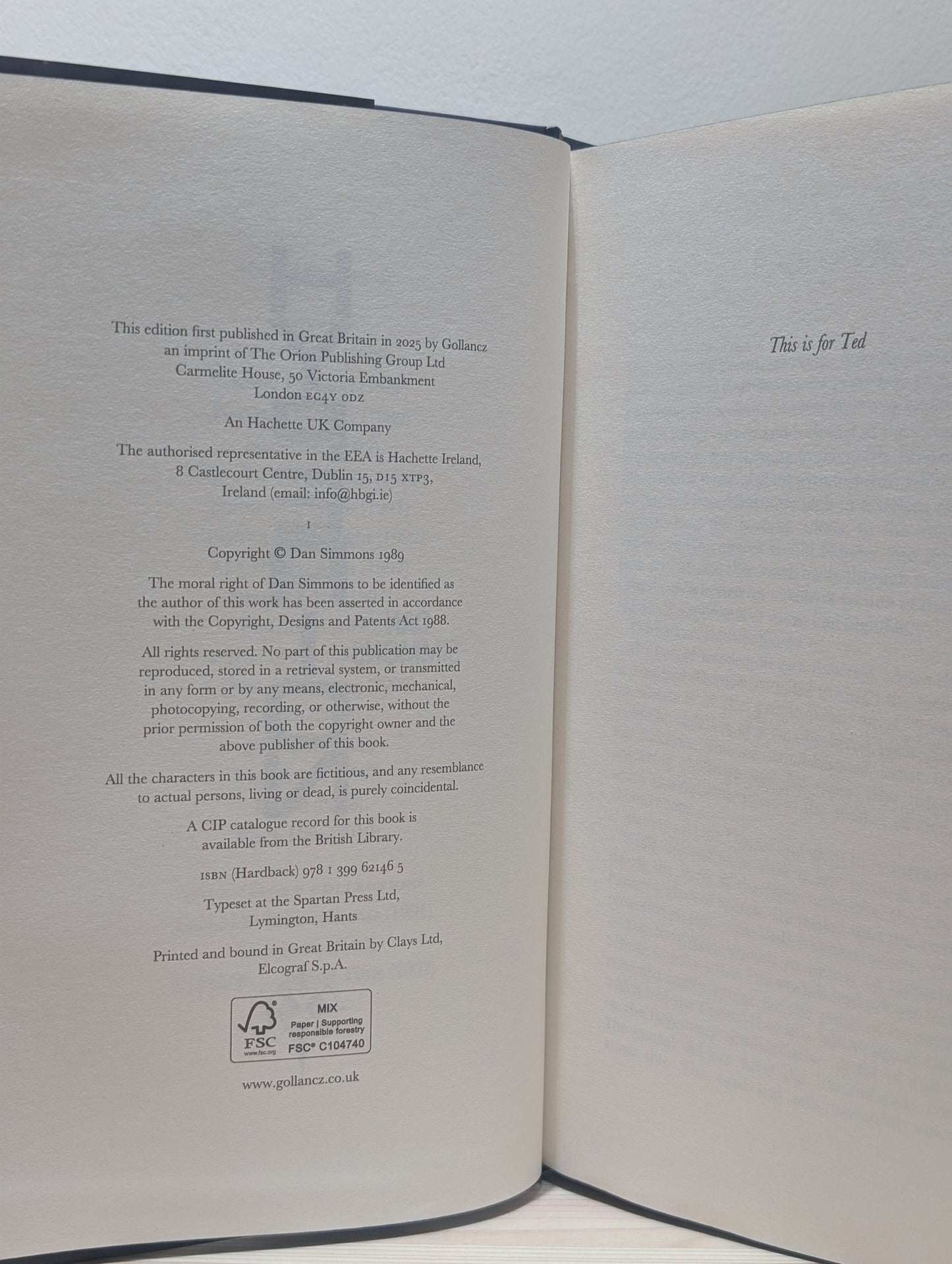 Hyperion by Dan Simmons (Special Edition with sprayed edges) - Fialta Books