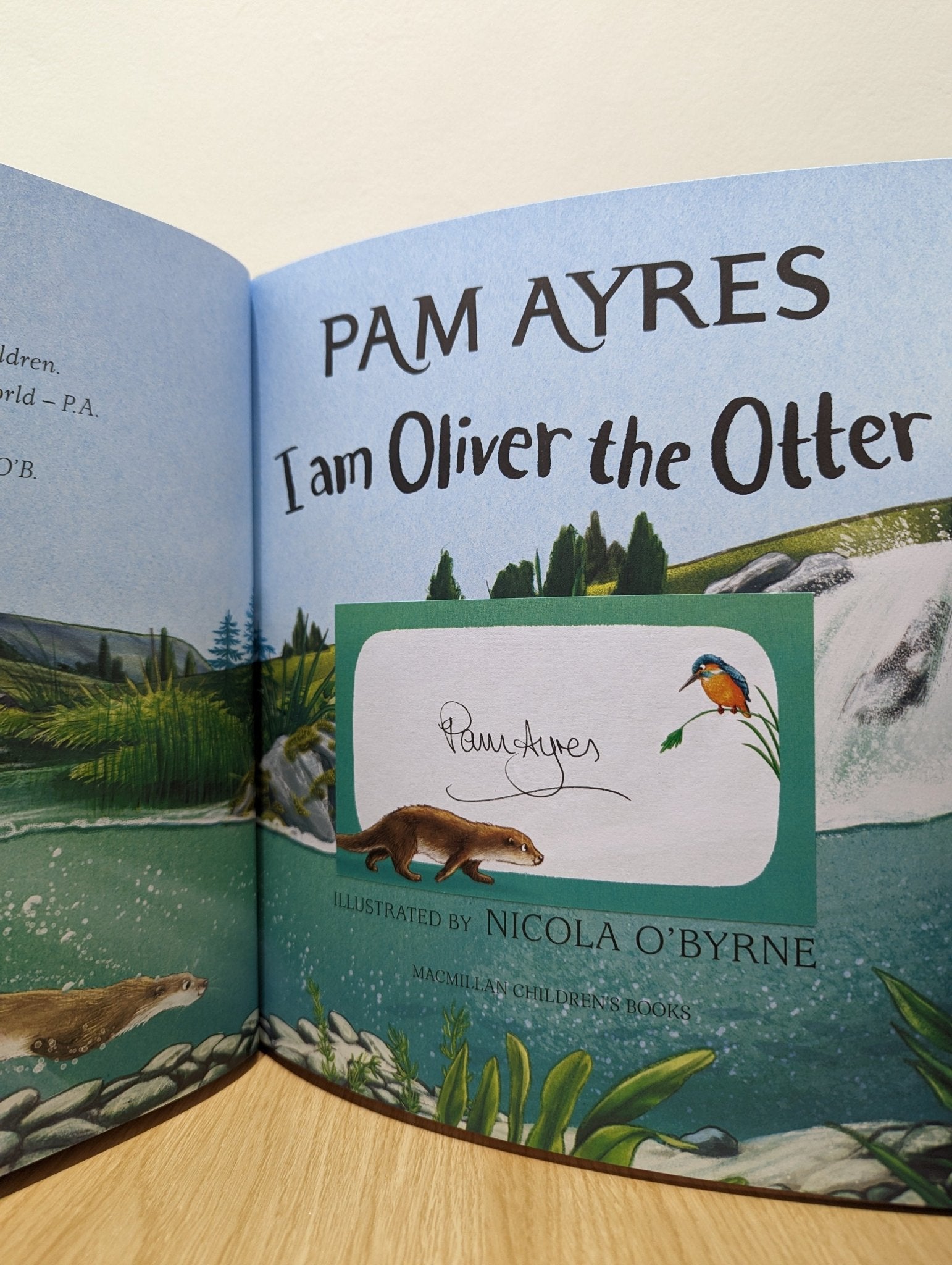 I am Oliver the Otter by Pam Ayres (Signed First Edition) - Fialta Books