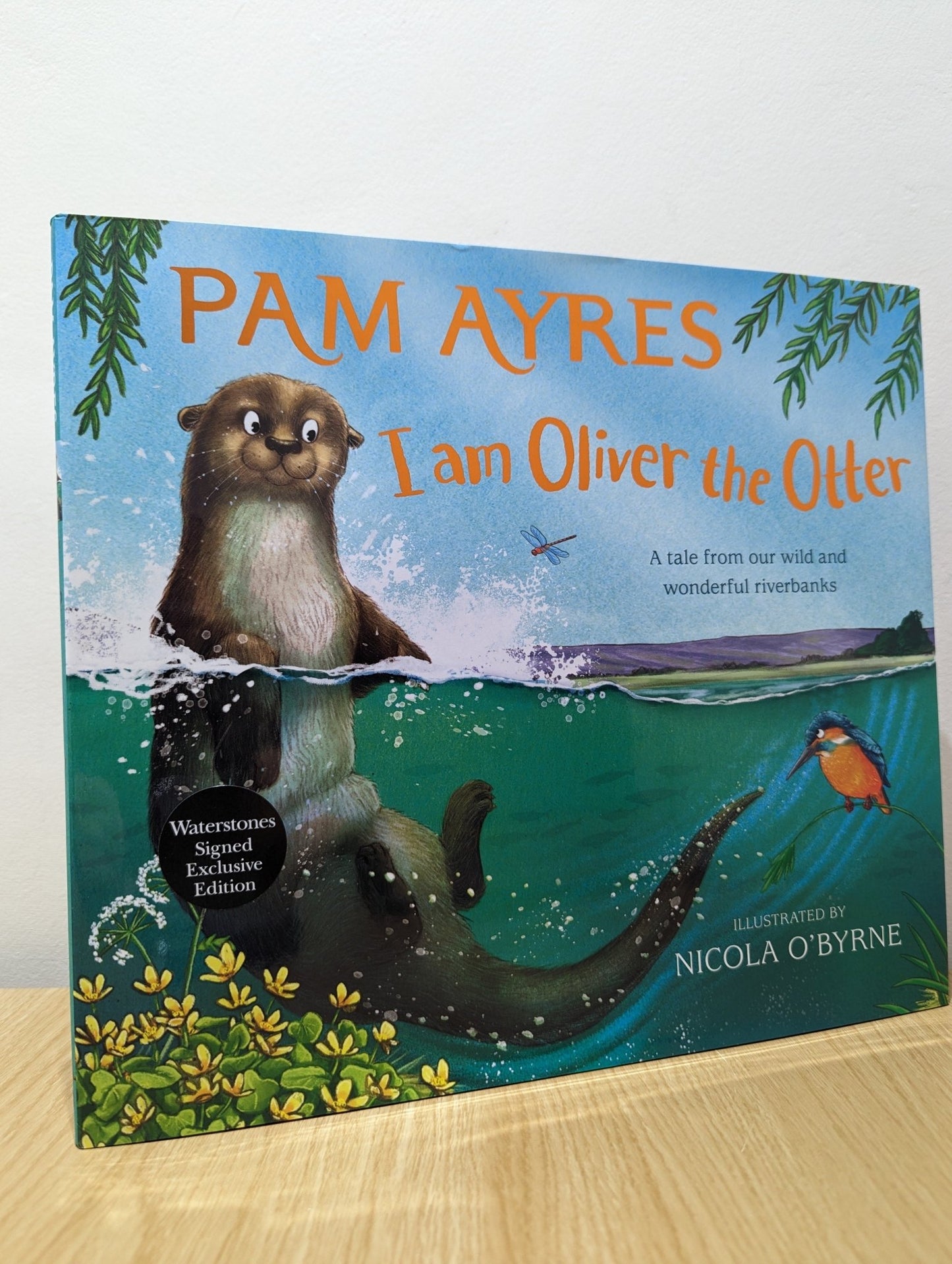 I am Oliver the Otter by Pam Ayres (Signed First Edition) - Fialta Books