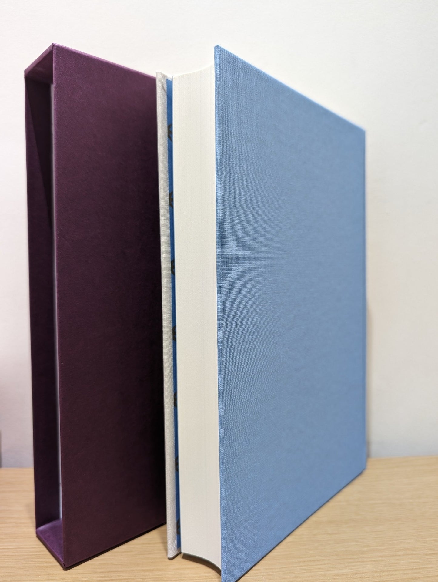 I Capture the Castle by Dodie Smith (Folio Slipcase Edition) - Fialta Books