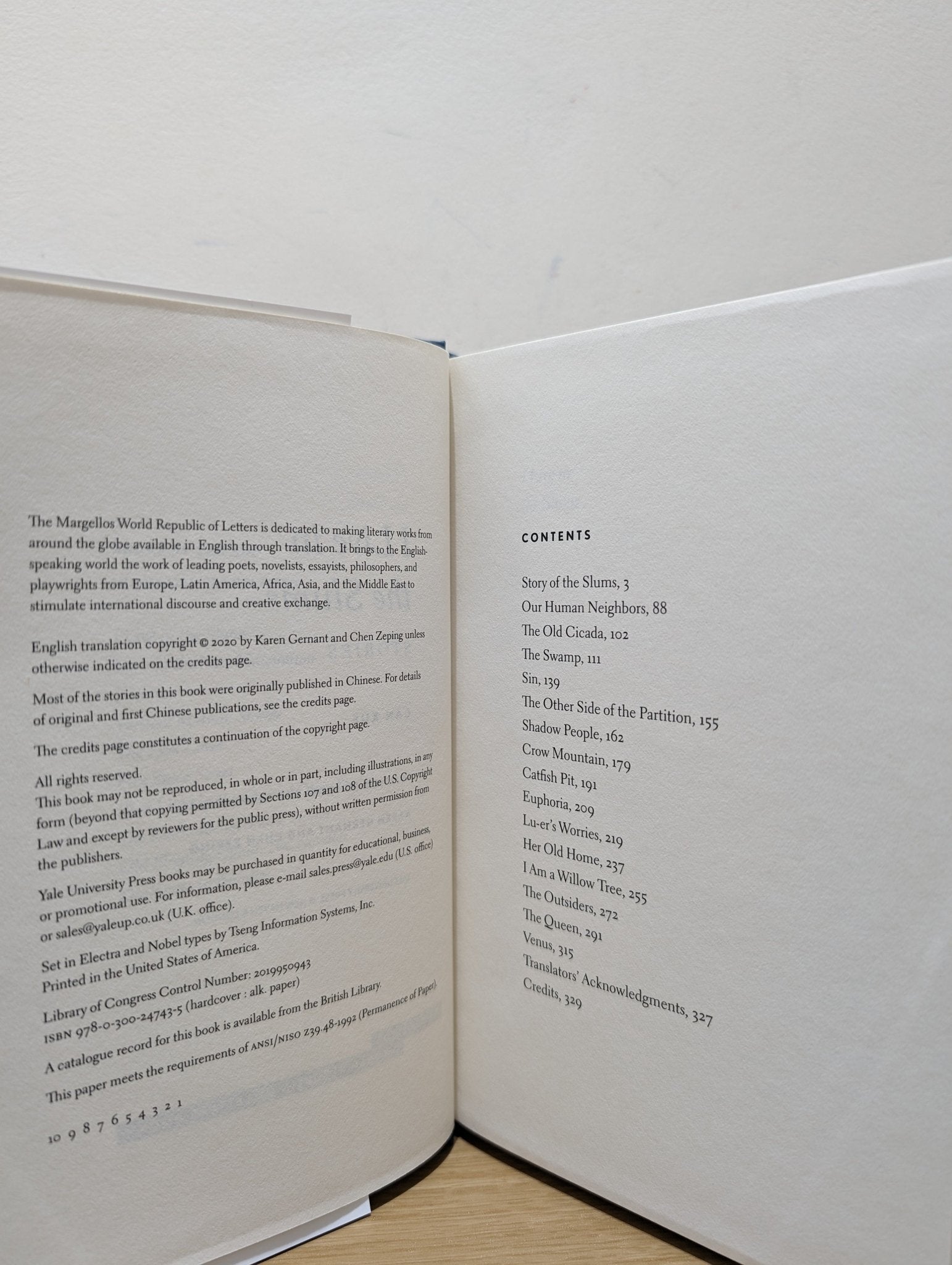 I Live in the Slums: Stories by Can Xue (First Edition) - Fialta Books