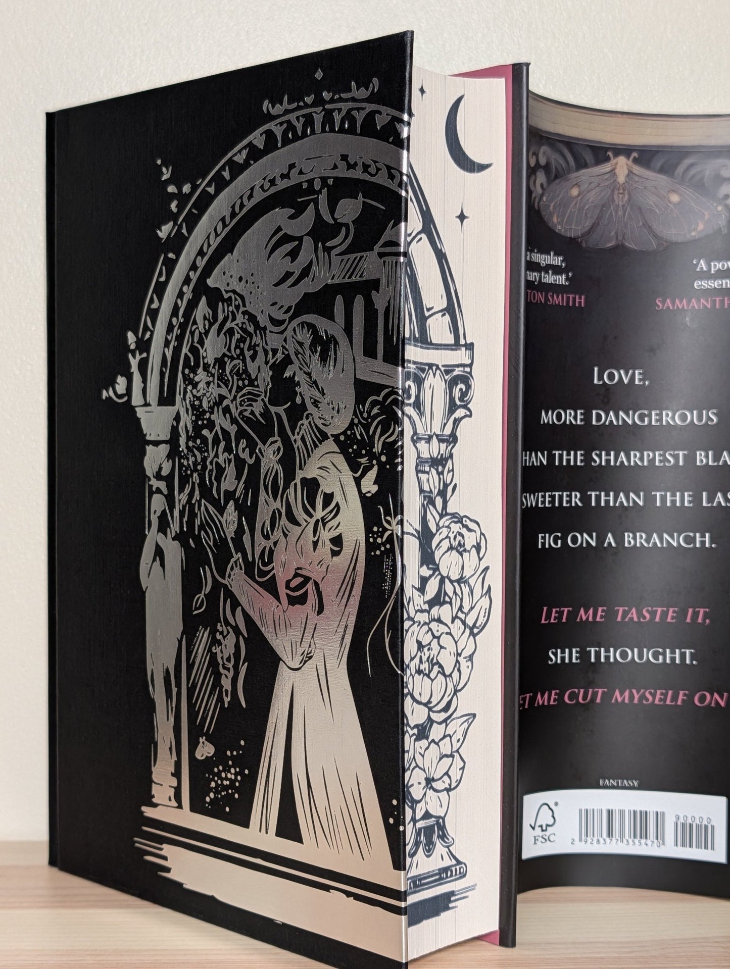 Innamorata by Ava Reid (Signed First Edition with sprayed edges) - Fialta Books