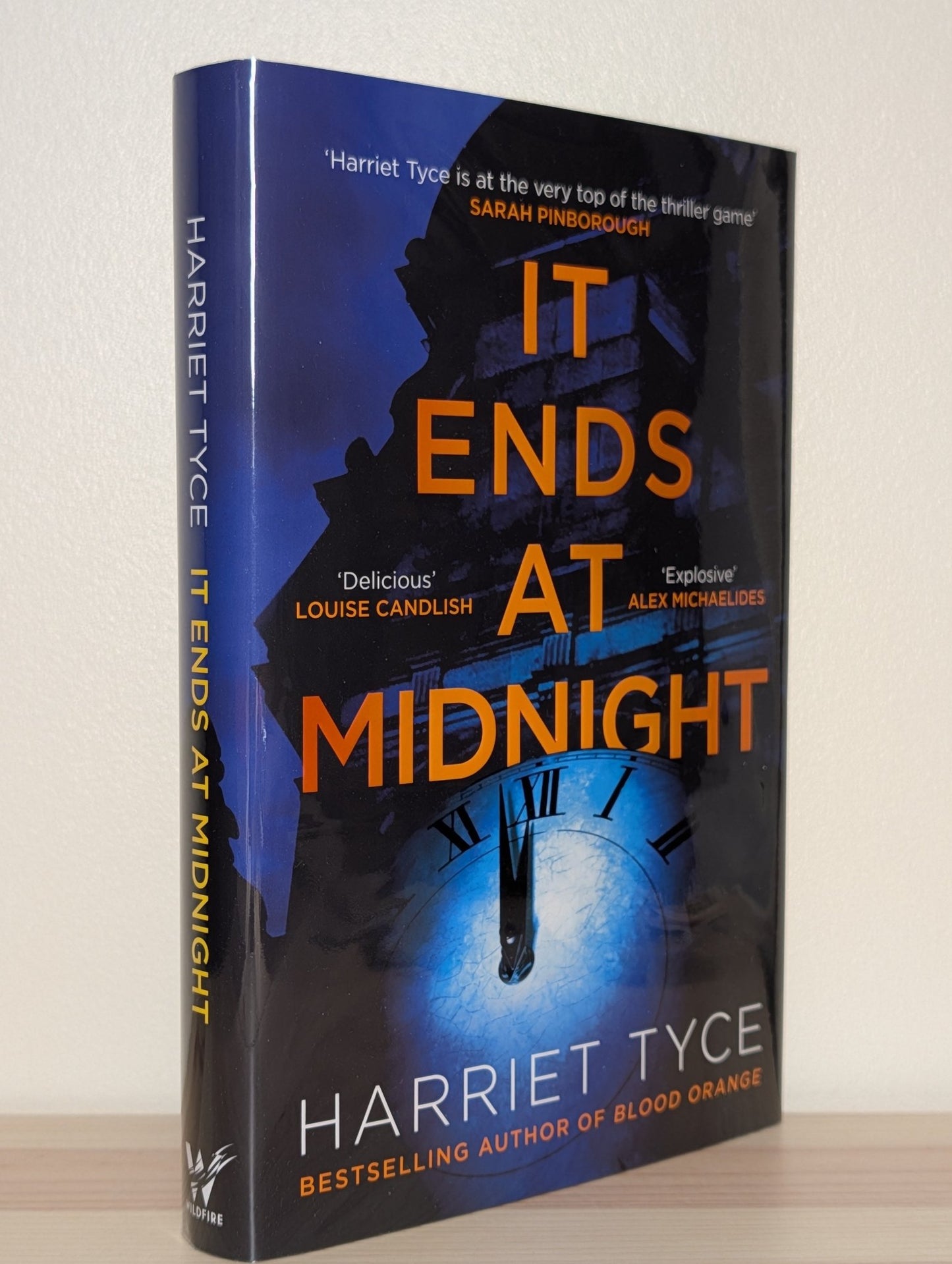 It Ends At Midnight by Harriet Tyce (Signed Dated First Edition) - Fialta Books