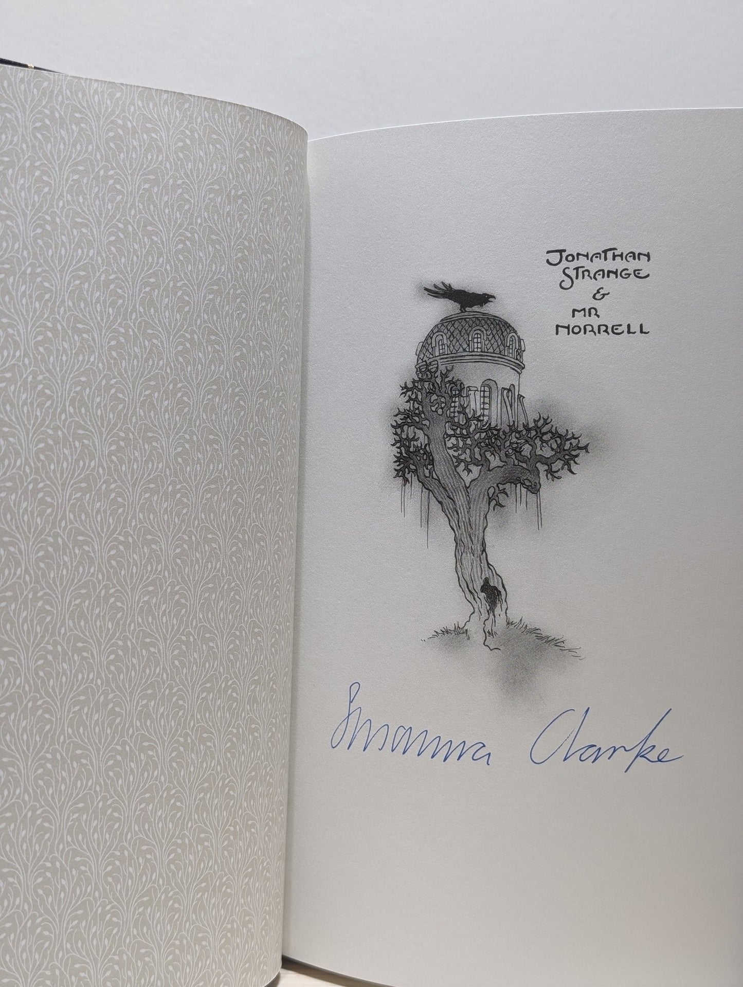 Jonathan Strange & Mr Norrell by Susanna Clarke (Signed Folio Slipcase Edition) - Fialta Books