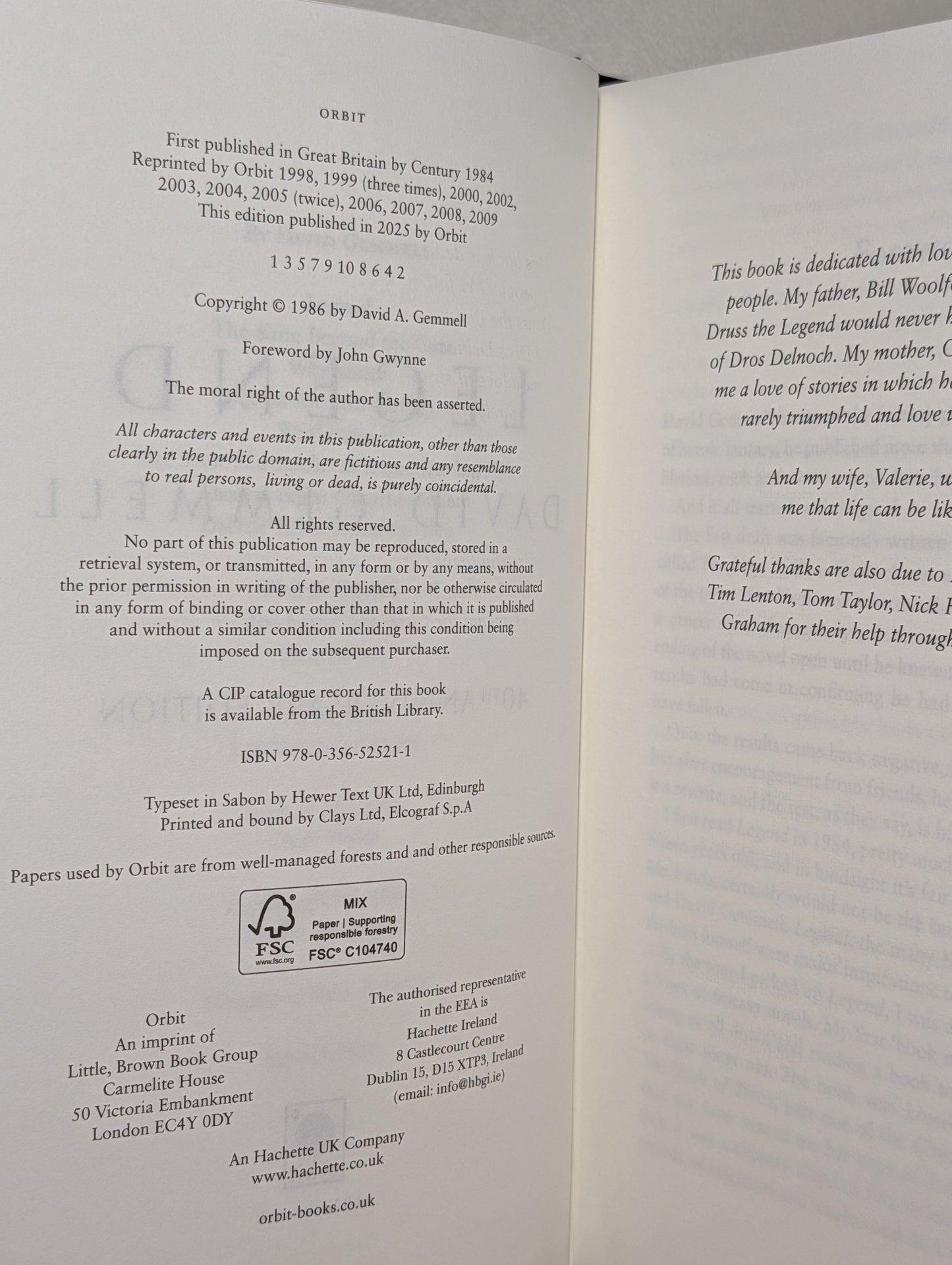 Legend by David Gemmell (Collector's Edition with sprayed edges) - Fialta Books
