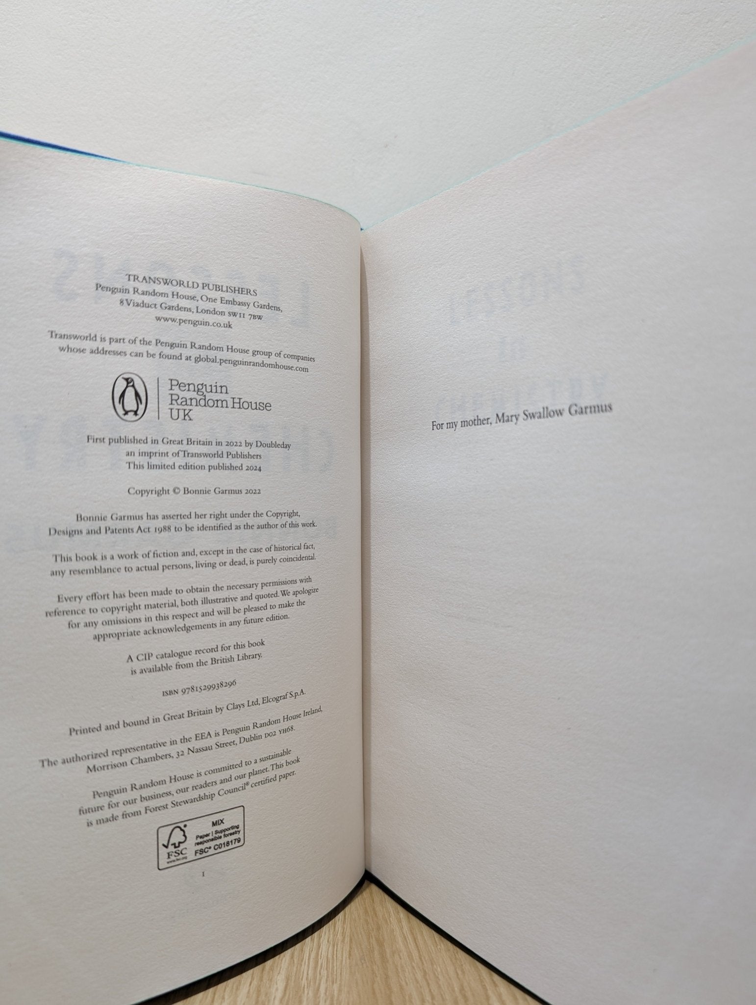 Lessons in Chemistry by Bonnie Garmus (Clothbound Collector's Edition with sprayed edges) - Fialta Books