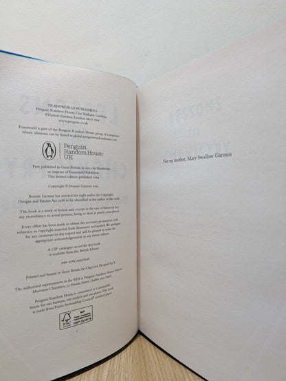 Lessons in Chemistry by Bonnie Garmus (Clothbound Collector's Edition with sprayed edges) - Fialta Books