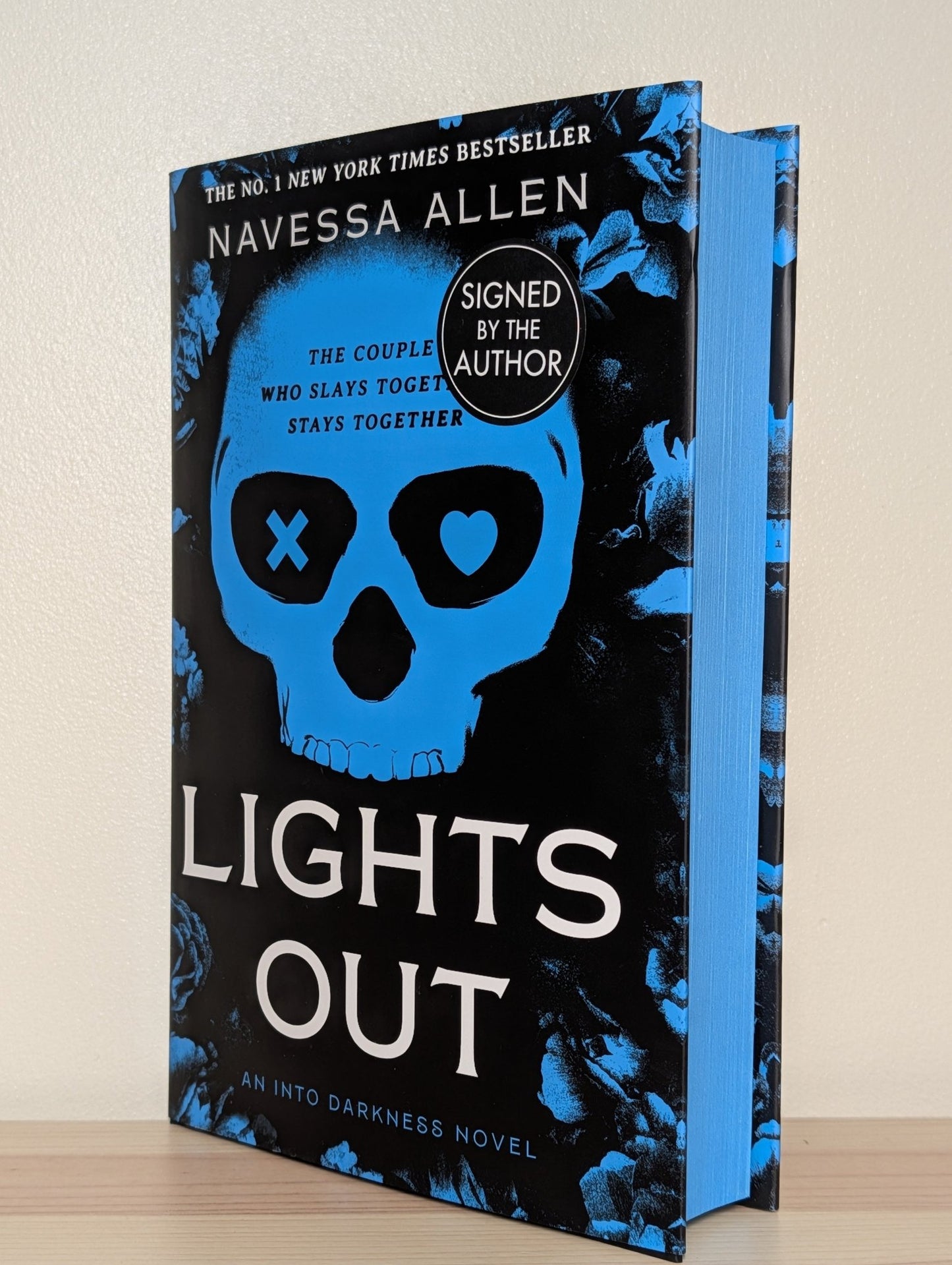 Lights Out by Navessa Allen (Signed Special Edition with sprayed edges) - Fialta Books
