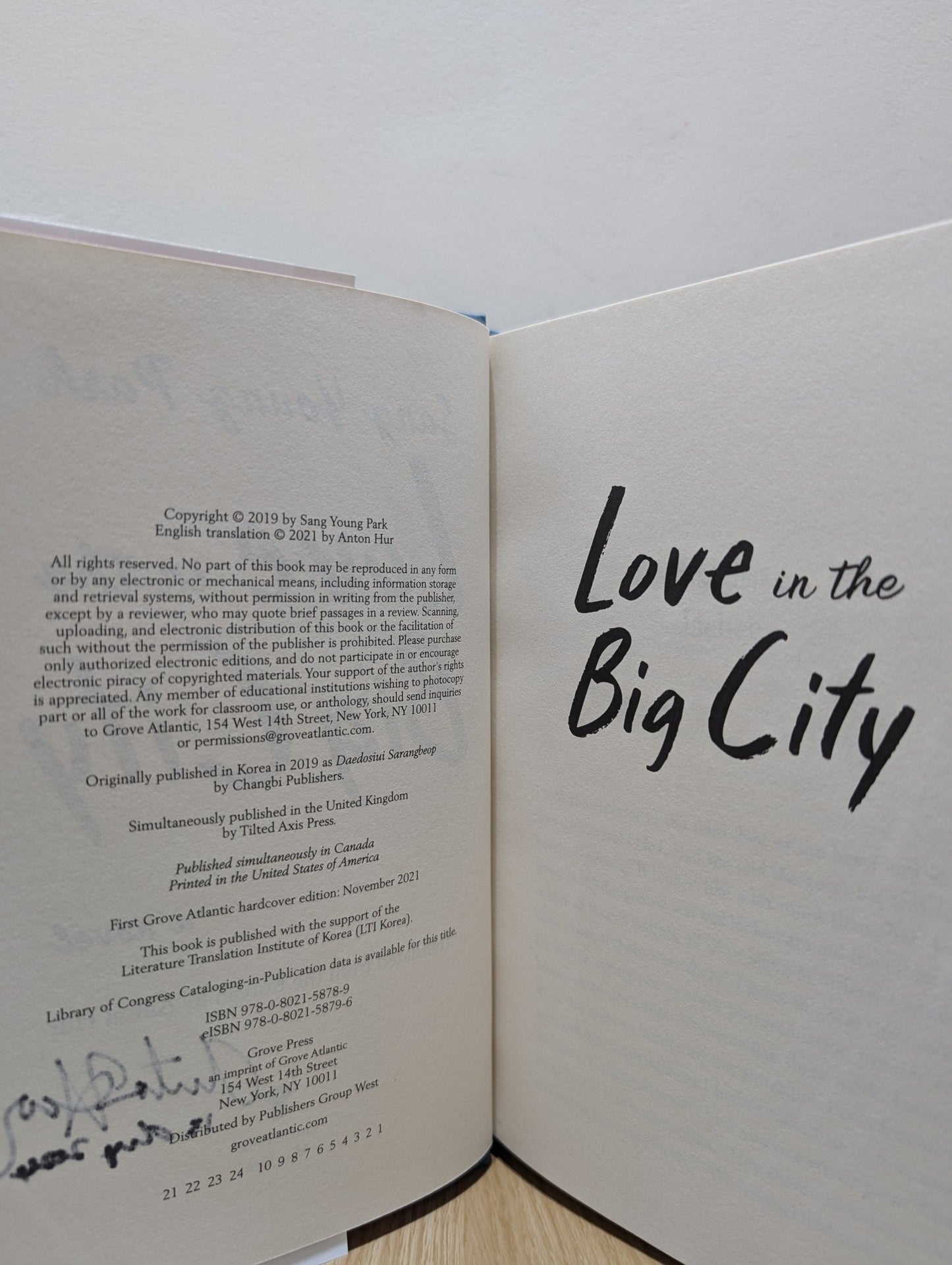 Love in the Big City by Sang Young Park (Signed First Hardback Edition) - Fialta Books