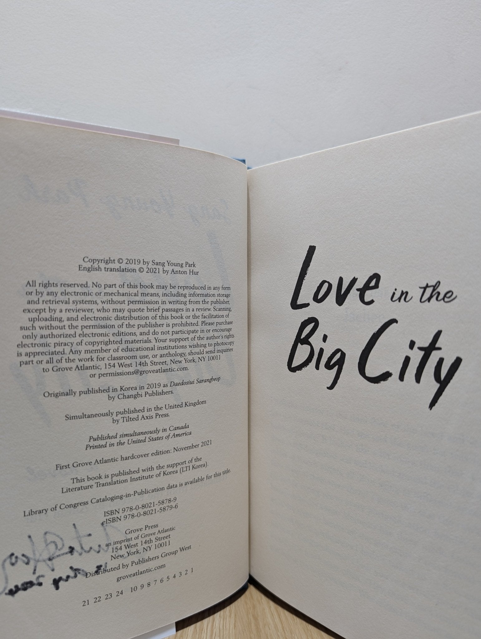 Love in the Big City by Sang Young Park (Signed First Hardback Edition) - Fialta Books