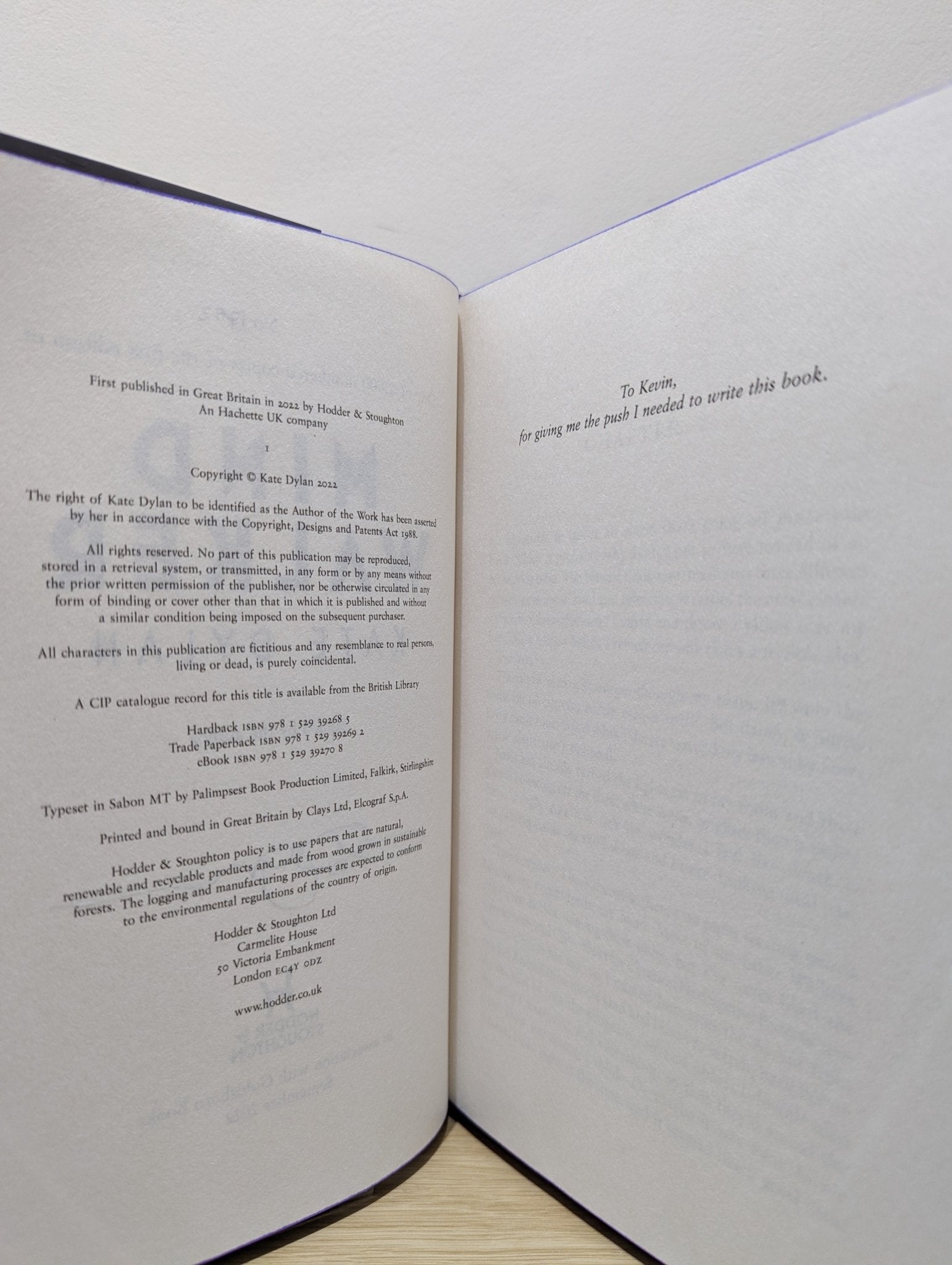 Mindwalker by Kate Dylan (Signed First Edition with sprayed edges) - Fialta Books