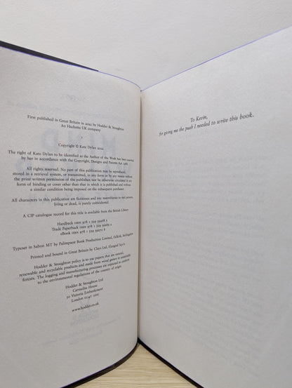 Mindwalker by Kate Dylan (Signed First Edition with sprayed edges) - Fialta Books