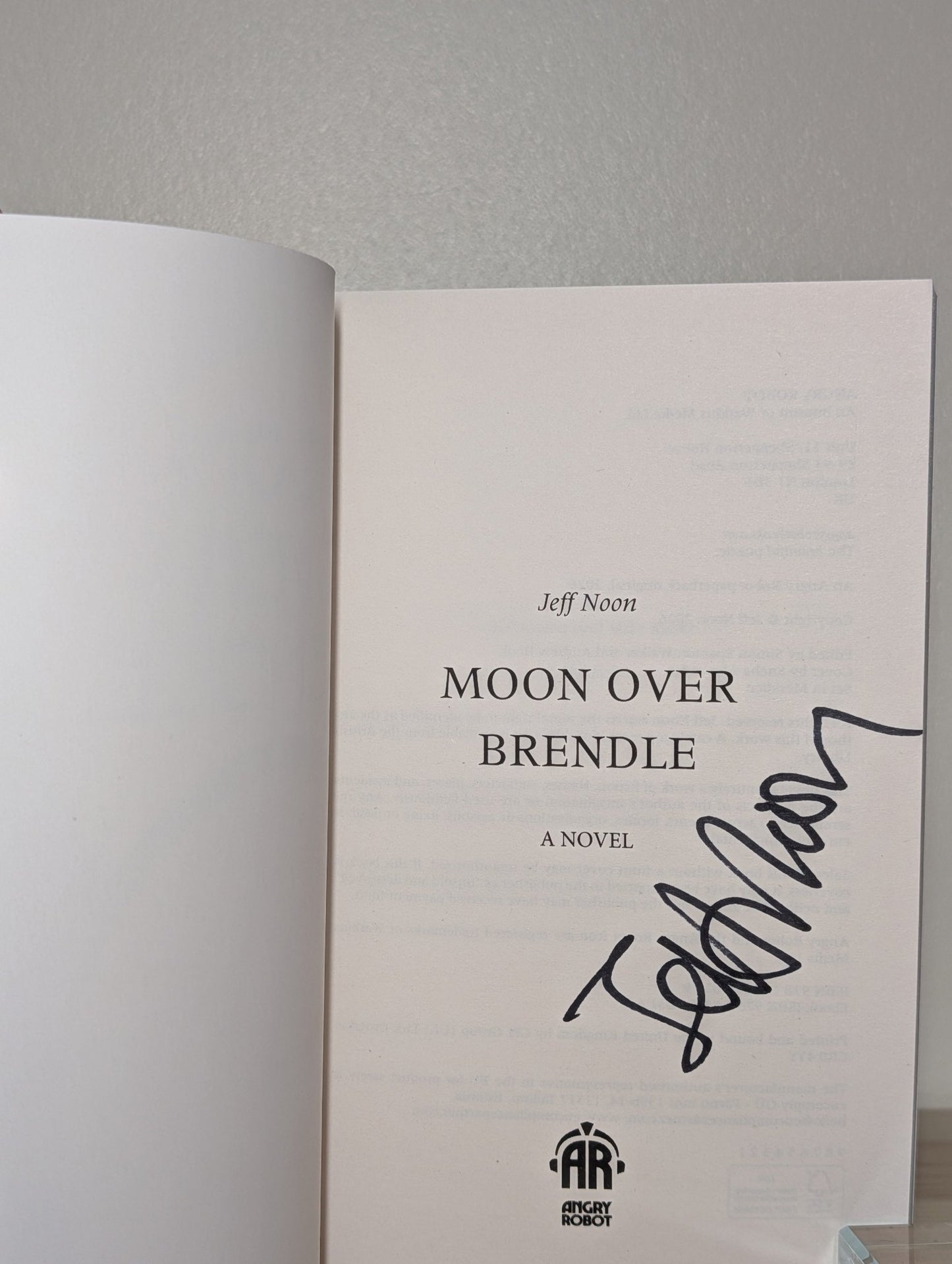 Moon Over Brendle by Jeff Noon (Signed First Edition) - Fialta Books