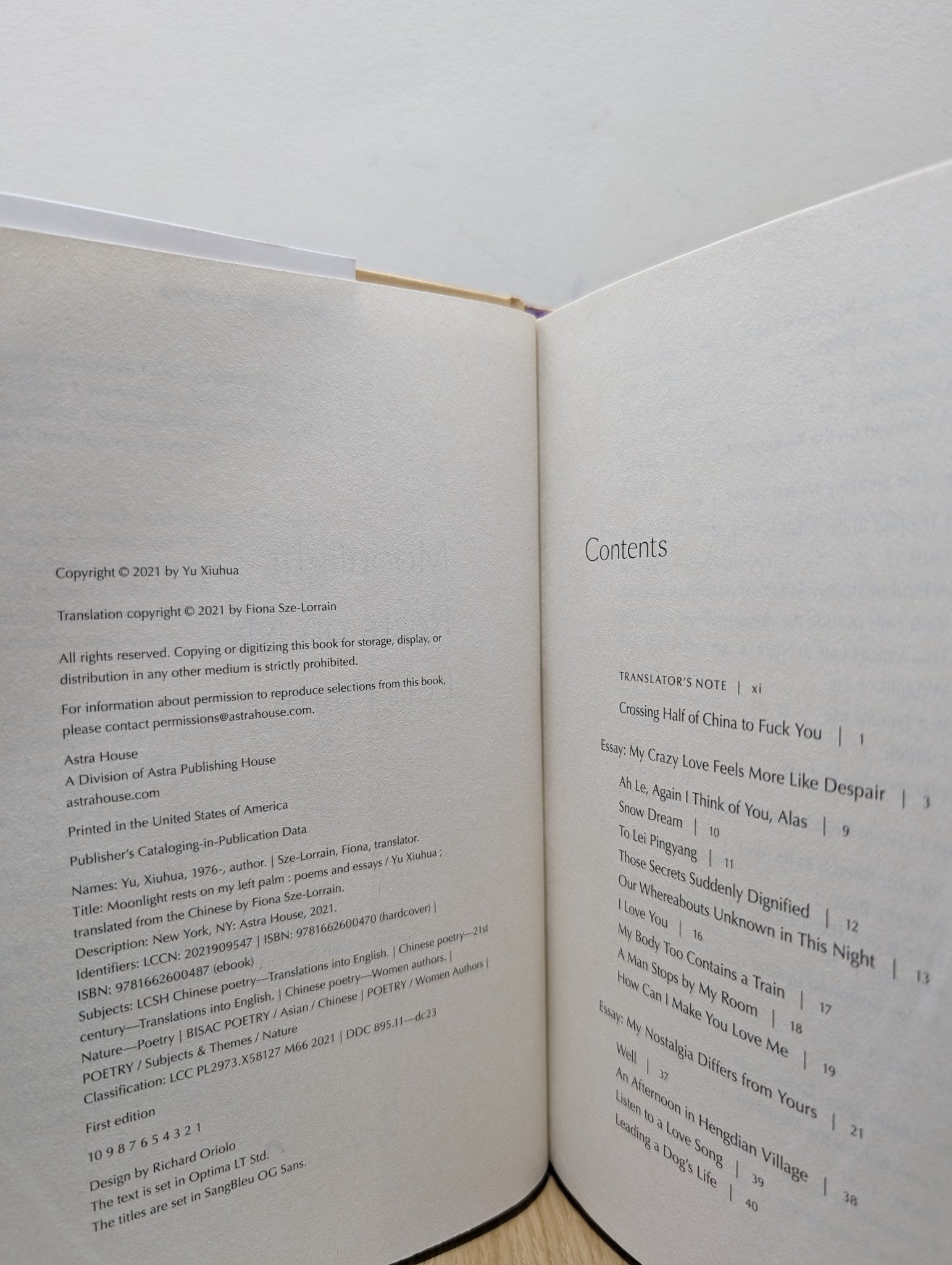 Moonlight Rests on My Left Palm: Poems and Essays by Yu Xiuhua (First Edition) - Fialta Books