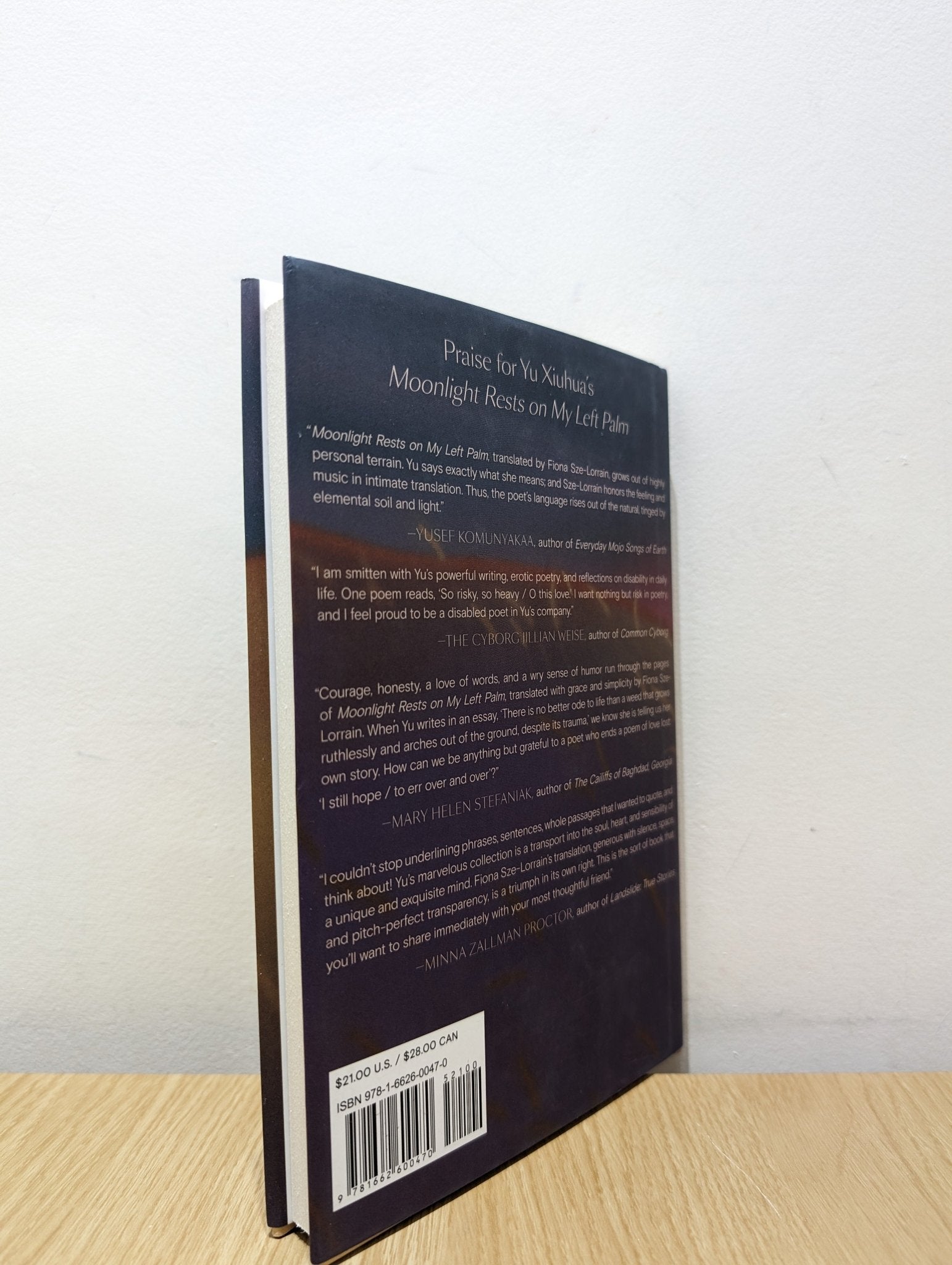 Moonlight Rests on My Left Palm: Poems and Essays by Yu Xiuhua (First Edition) - Fialta Books