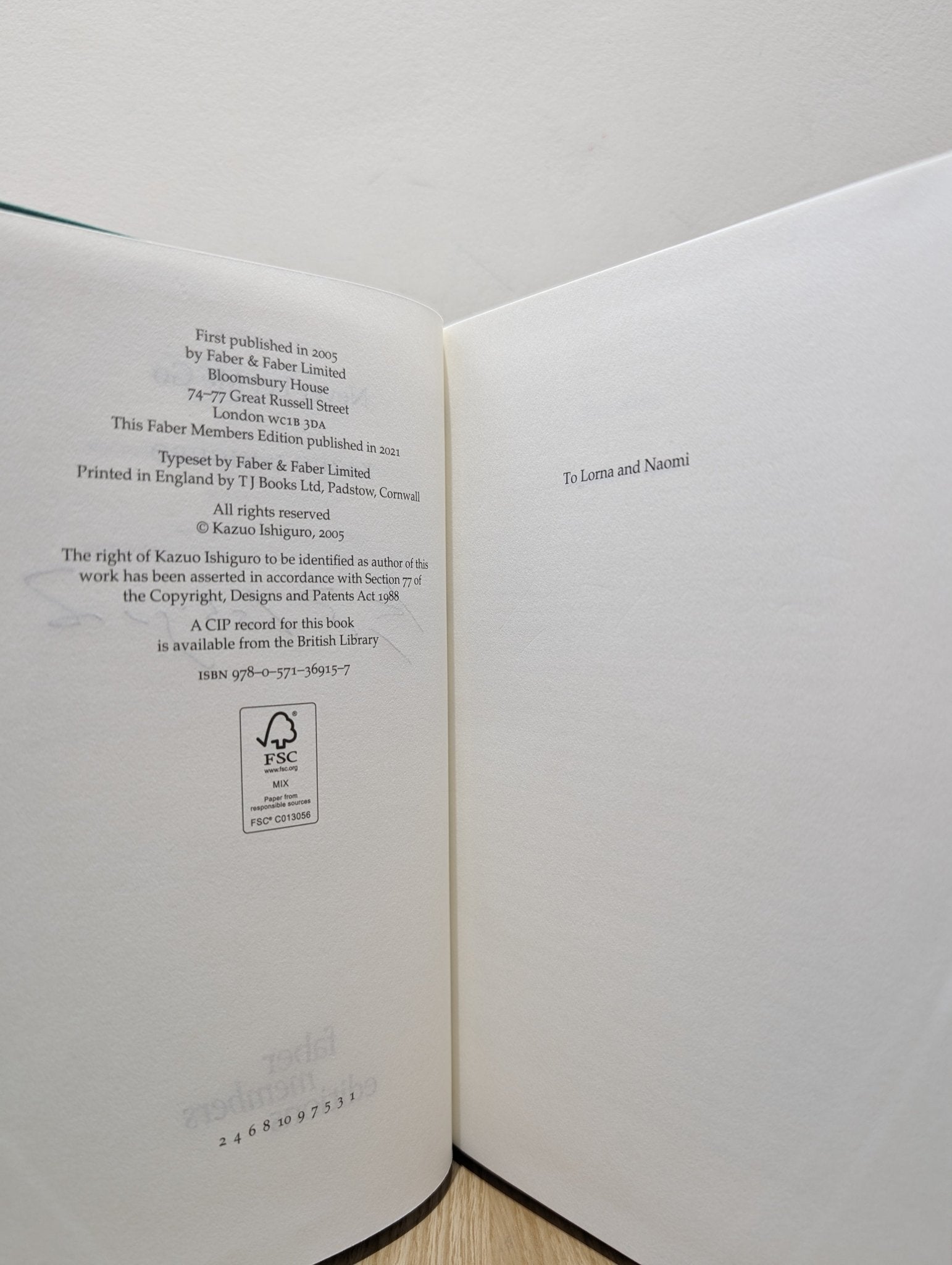 Never Let Me Go by Kazuo Ishiguro (Signed) - Fialta Books