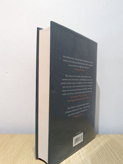 New Selected Stories by Alice Munro (First Edition) - Fialta Books