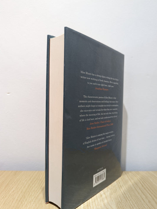 New Selected Stories by Alice Munro (First Edition) - Fialta Books