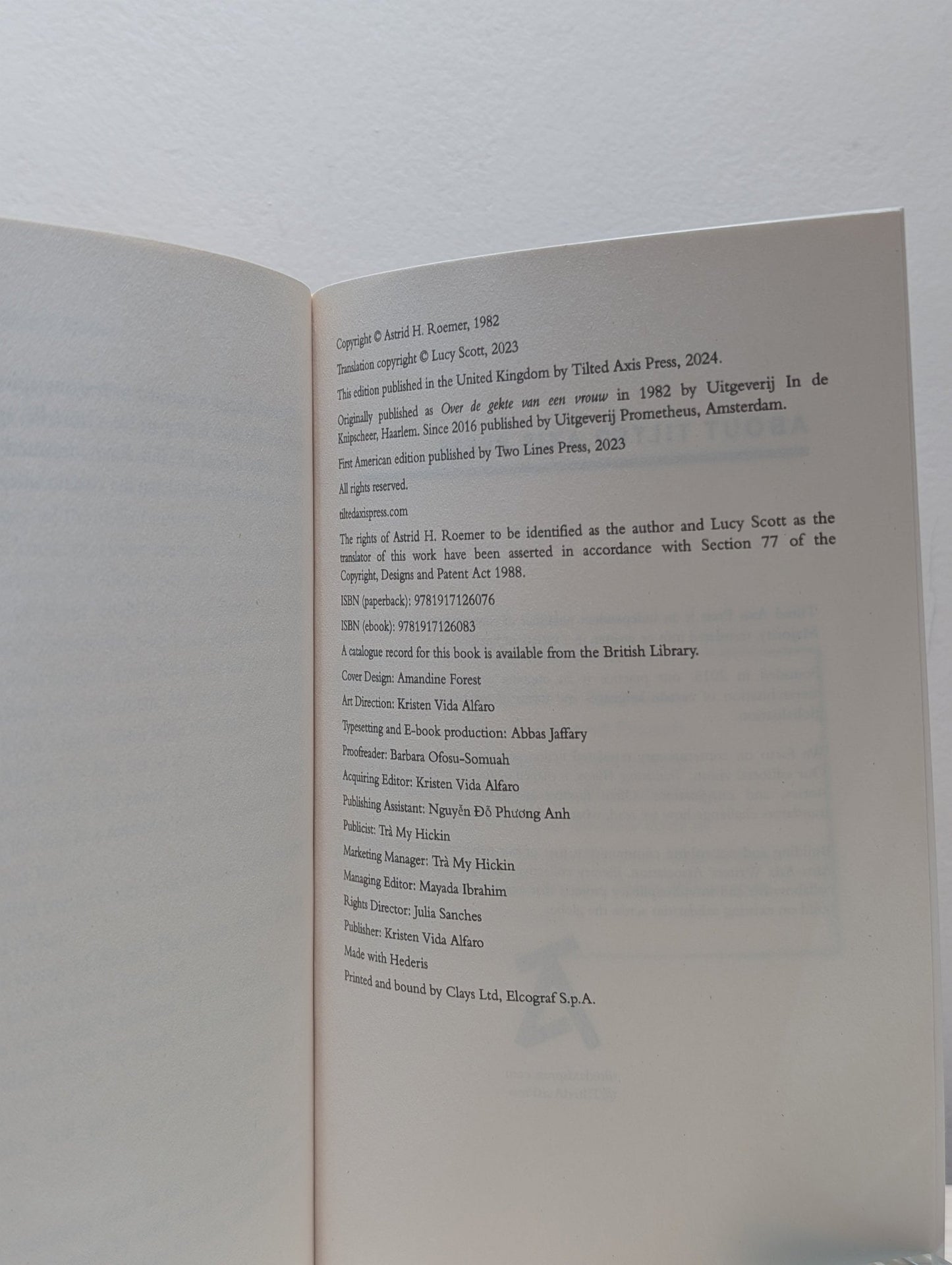 On A Woman's Madness by Astrid Roemer (First Edition) - Fialta Books