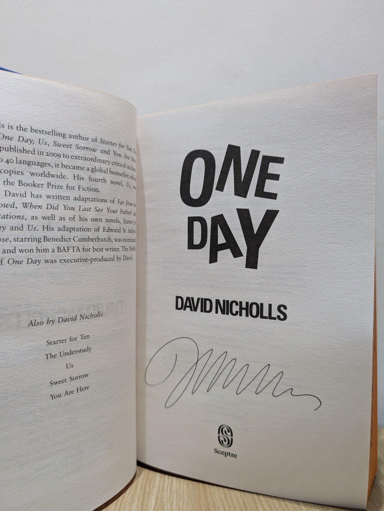 One Day by David Nicholls (Signed Collector's Edition with sprayed edges) - Fialta Books