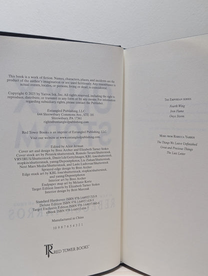 Onyx Storm by Rebecca Yarros (Deluxe Edition with sprayed edges) - Fialta Books