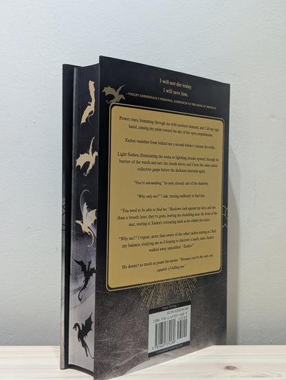 Onyx Storm by Rebecca Yarros (Deluxe Edition with sprayed edges) - Fialta Books