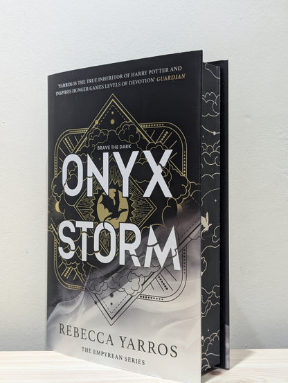Onyx Storm by Rebecca Yarros (First Edition with sprayed edges) - Fialta Books