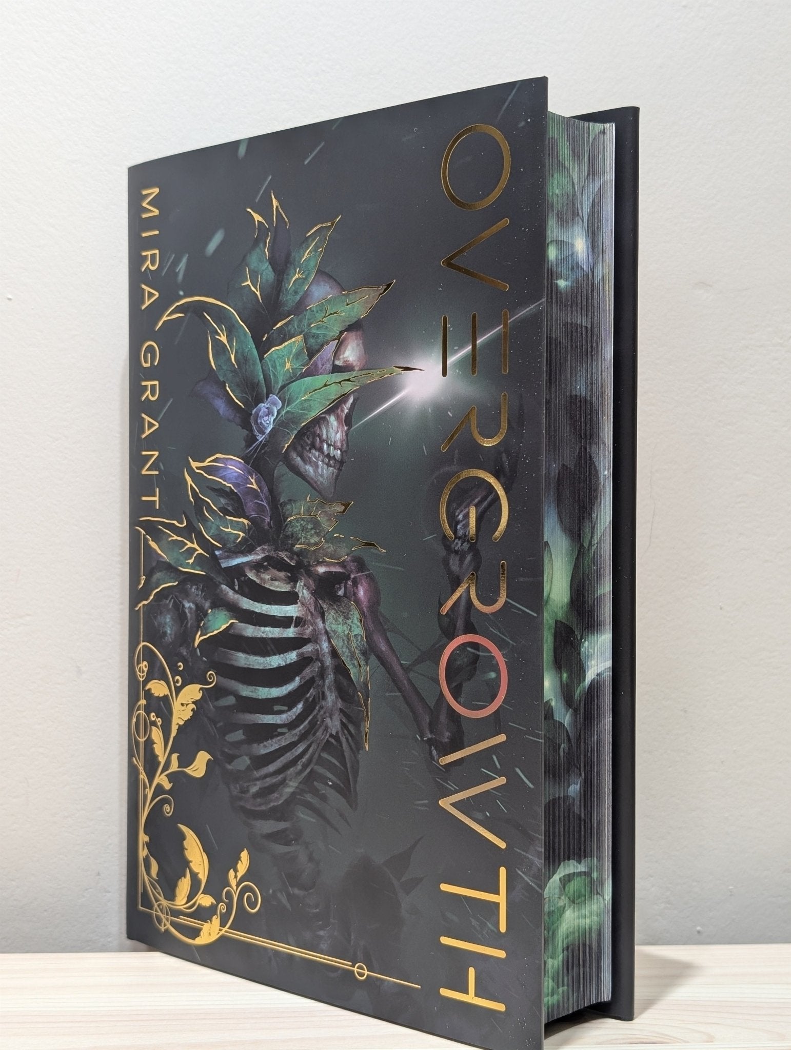 Overgrowth by Mira Grant (Signed First Edition with sprayed edges) - Fialta Books