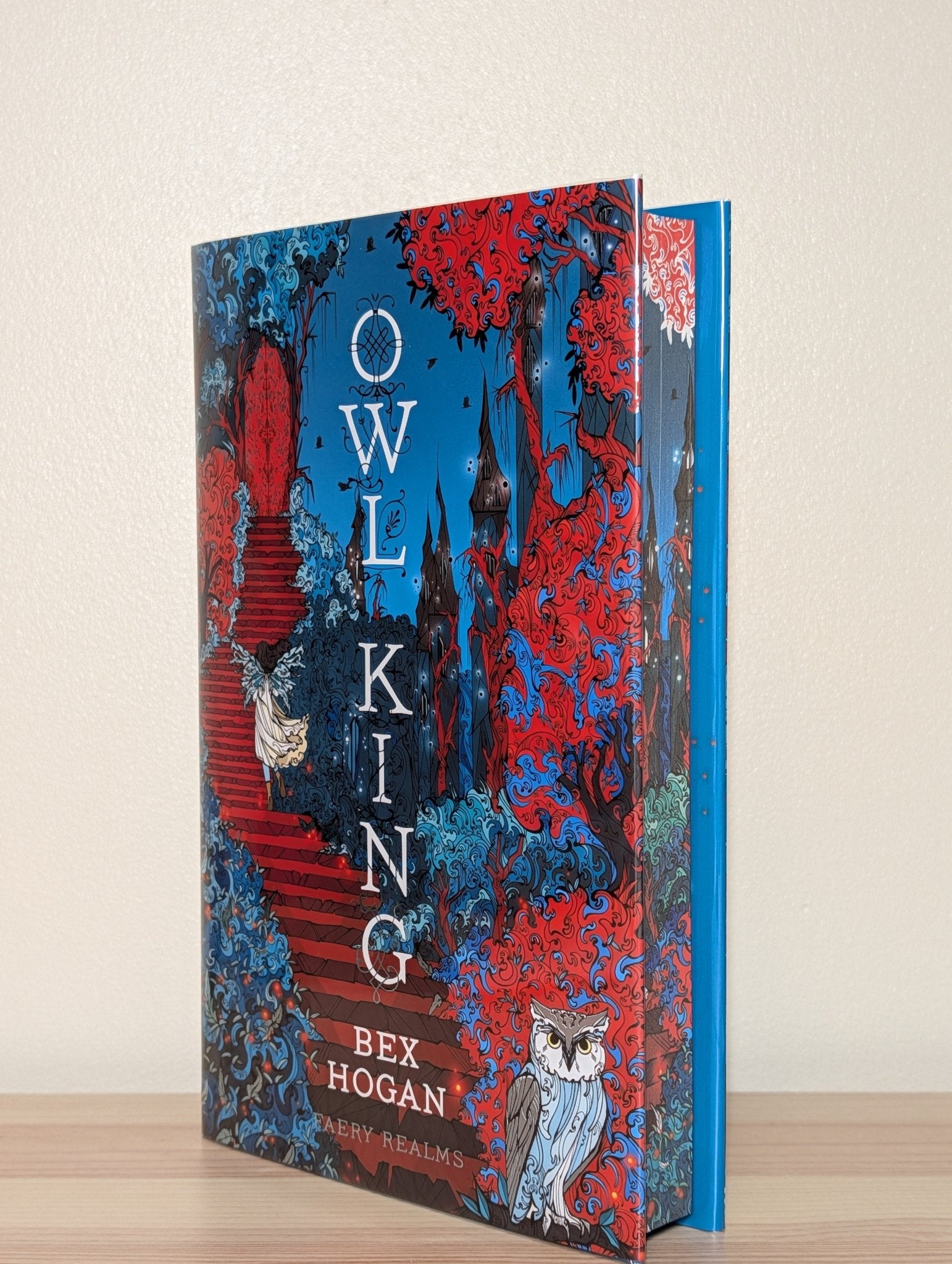 Owl King by Bex Hogan (Signed First Edition with sprayed edges) - Fialta Books