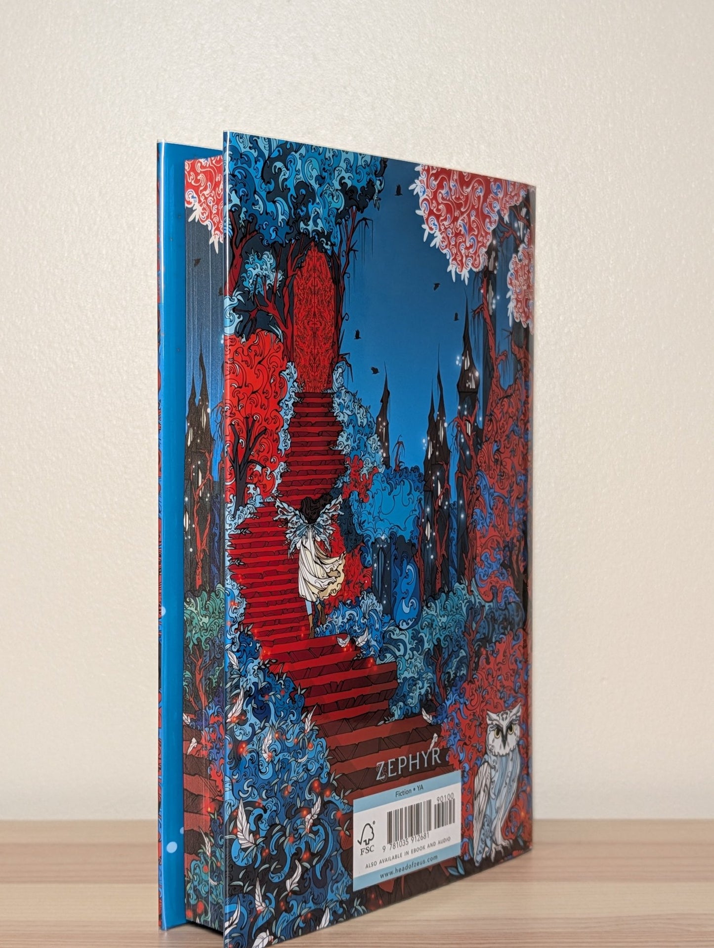 Owl King by Bex Hogan (Signed First Edition with sprayed edges) - Fialta Books