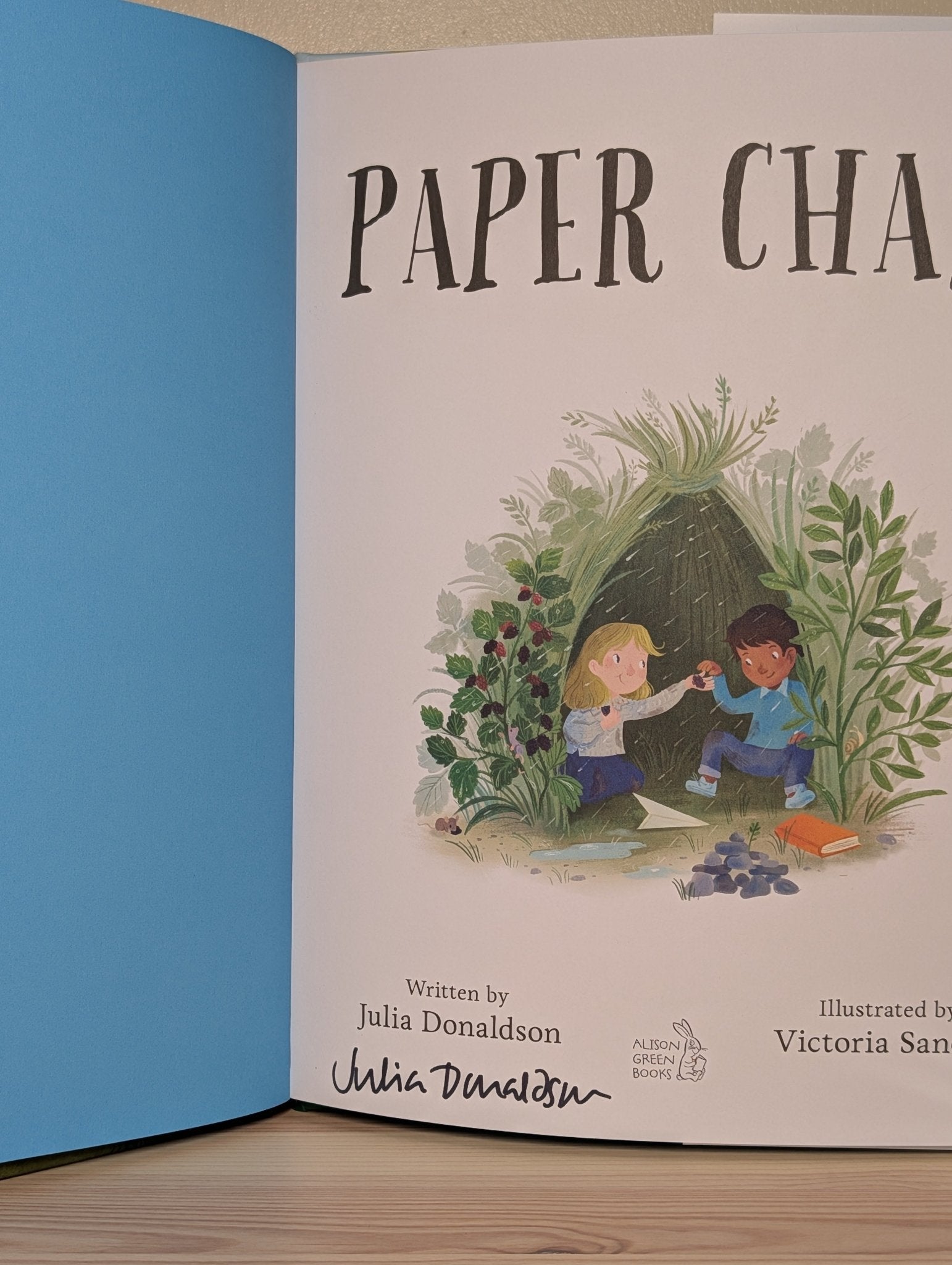 Paper Chase by Julia Donaldson (Signed First Edition) - Fialta Books