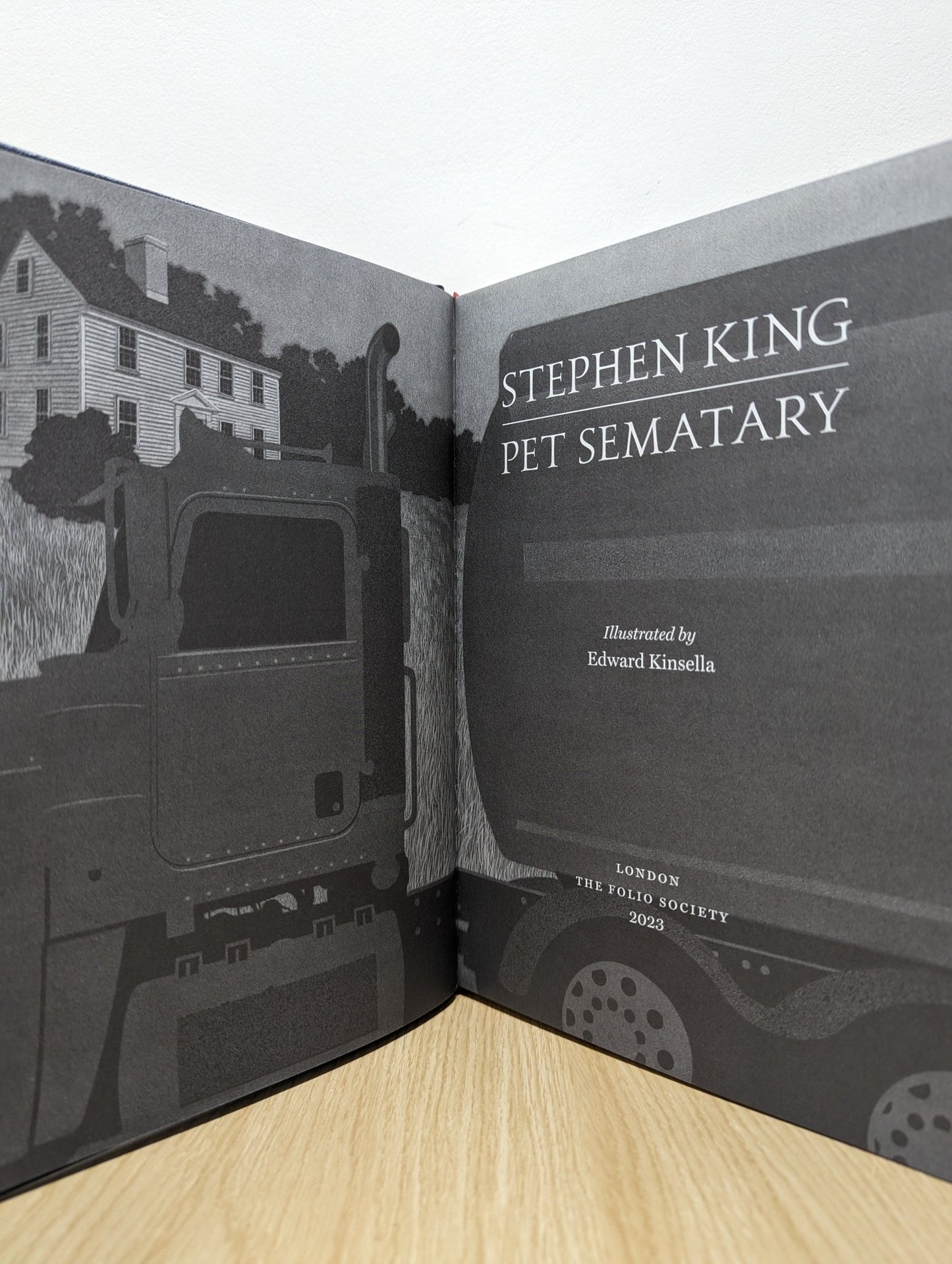 Pet Sematary by Stephen King (Folio Slipcase Edition) - Fialta Books