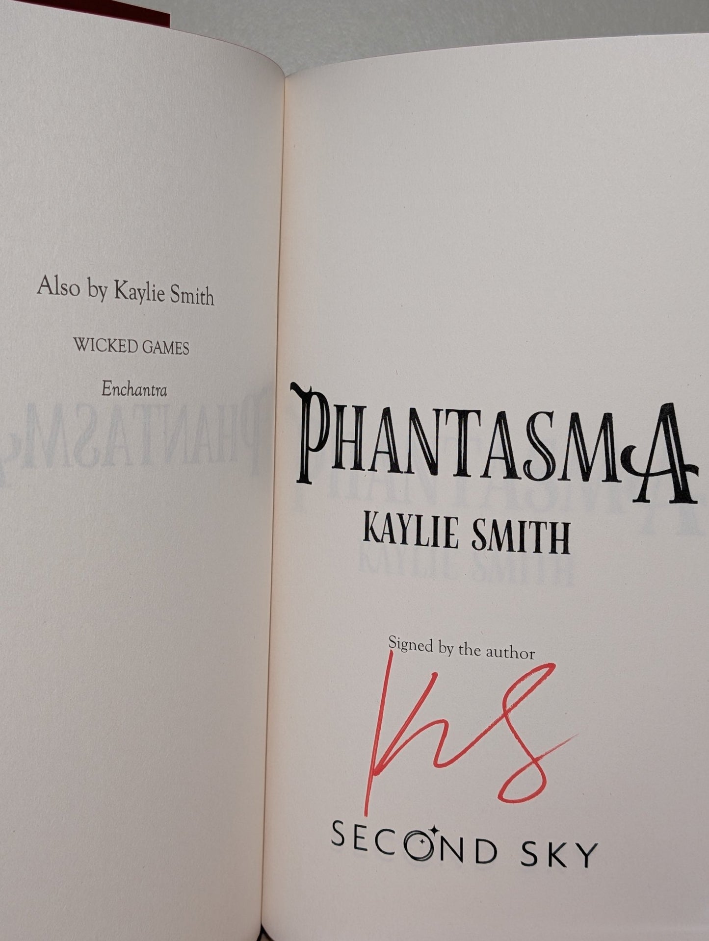 Phantasma by Kaylie Smith (Signed Deluxe Edition with sprayed edges) - Fialta Books