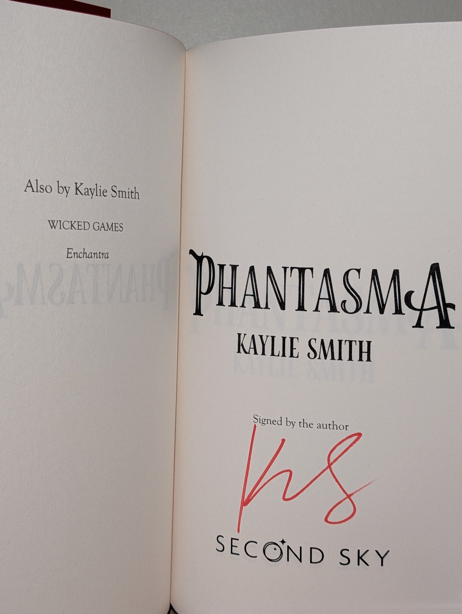 Phantasma by Kaylie Smith (Signed Deluxe Edition with sprayed edges) - Fialta Books