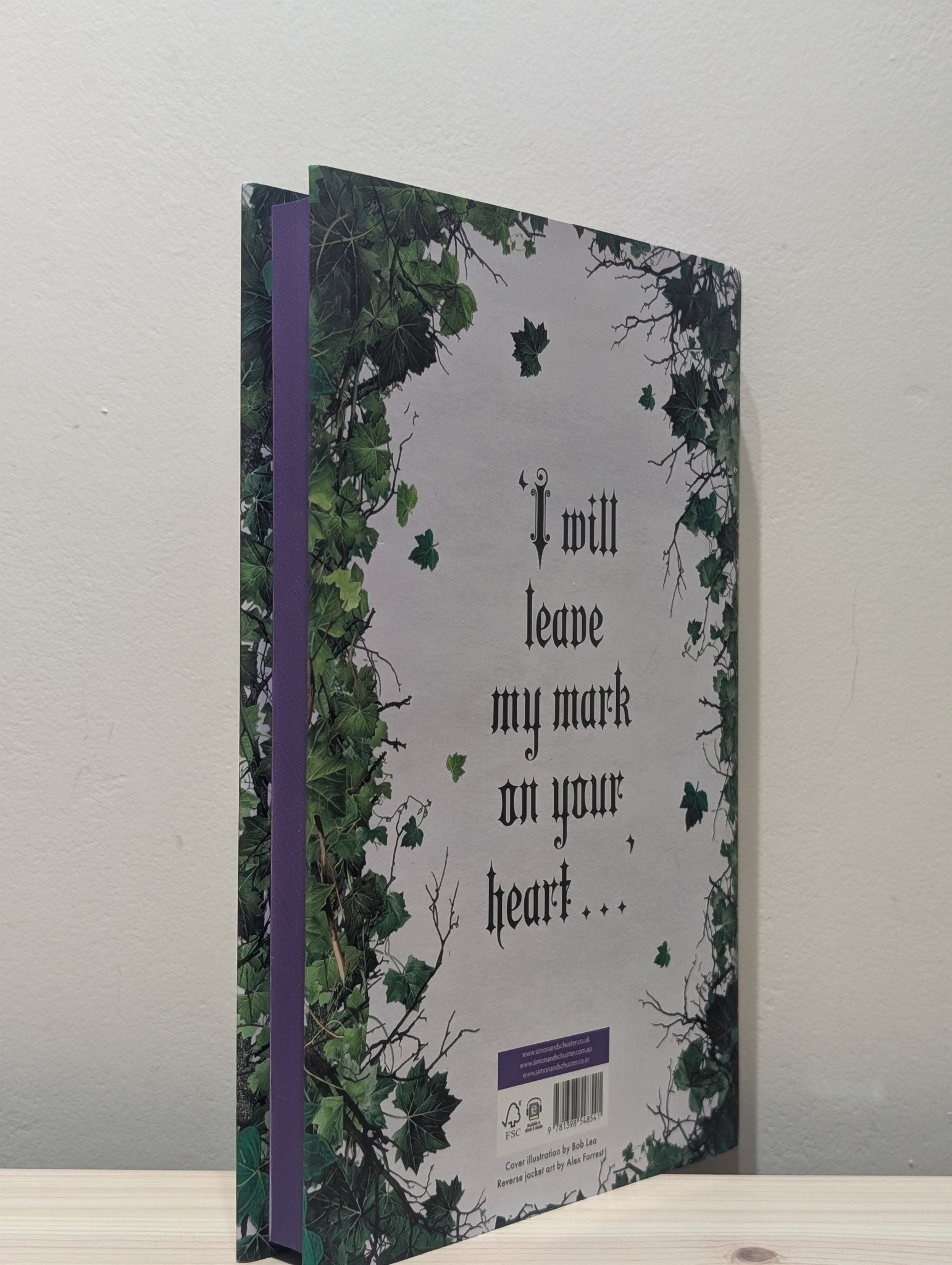 Powerful: a Powerless story by Lauren Roberts (Deluxe Edition with sprayed edges) - Fialta Books