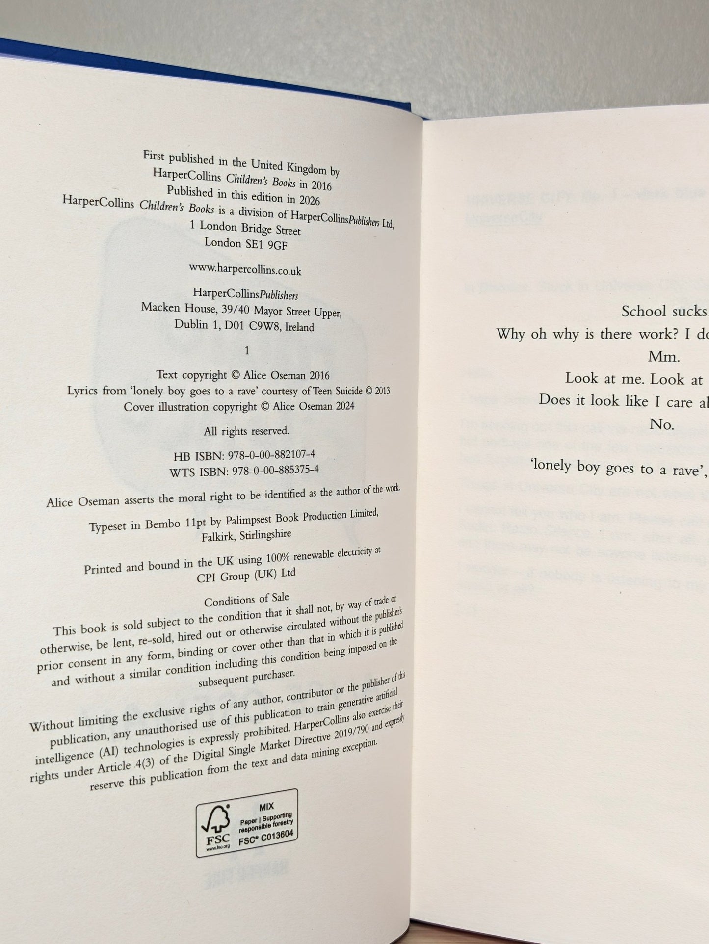 Radio Silence by Alice Oseman (Signed Anniversary Edition with sprayed edges) - Fialta Books