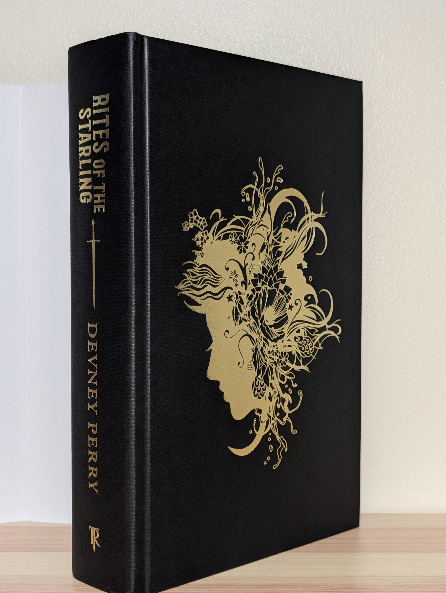 Rites of the Starling: Shield of Sparrows 2 by Devney Perry (First Edition with sprayed edges) - Fialta Books
