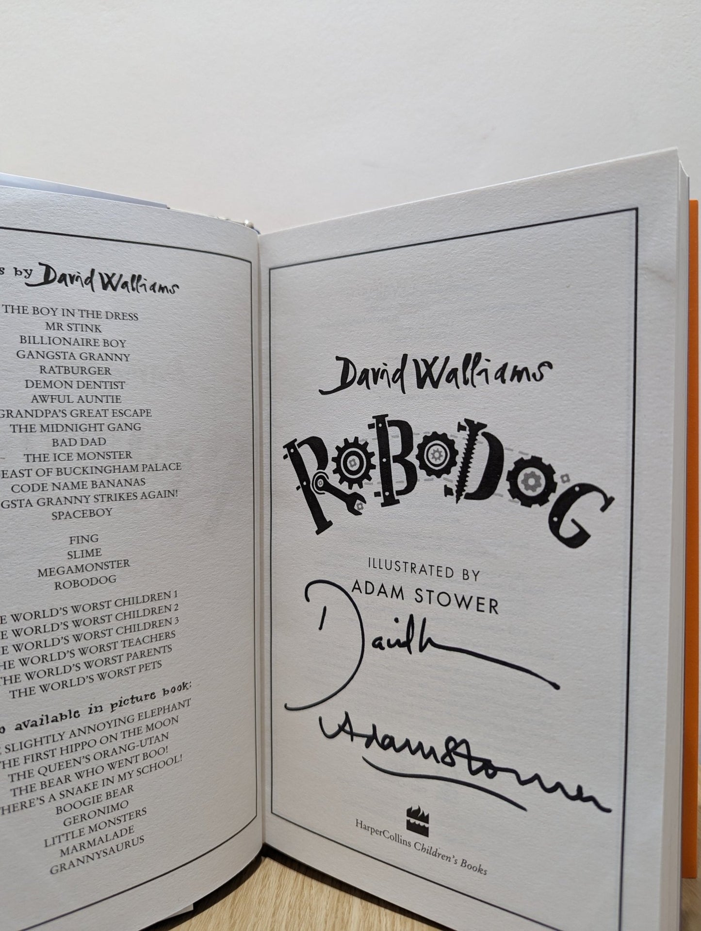 Robodog by David Walliams (Signed First Edition) - Fialta Books
