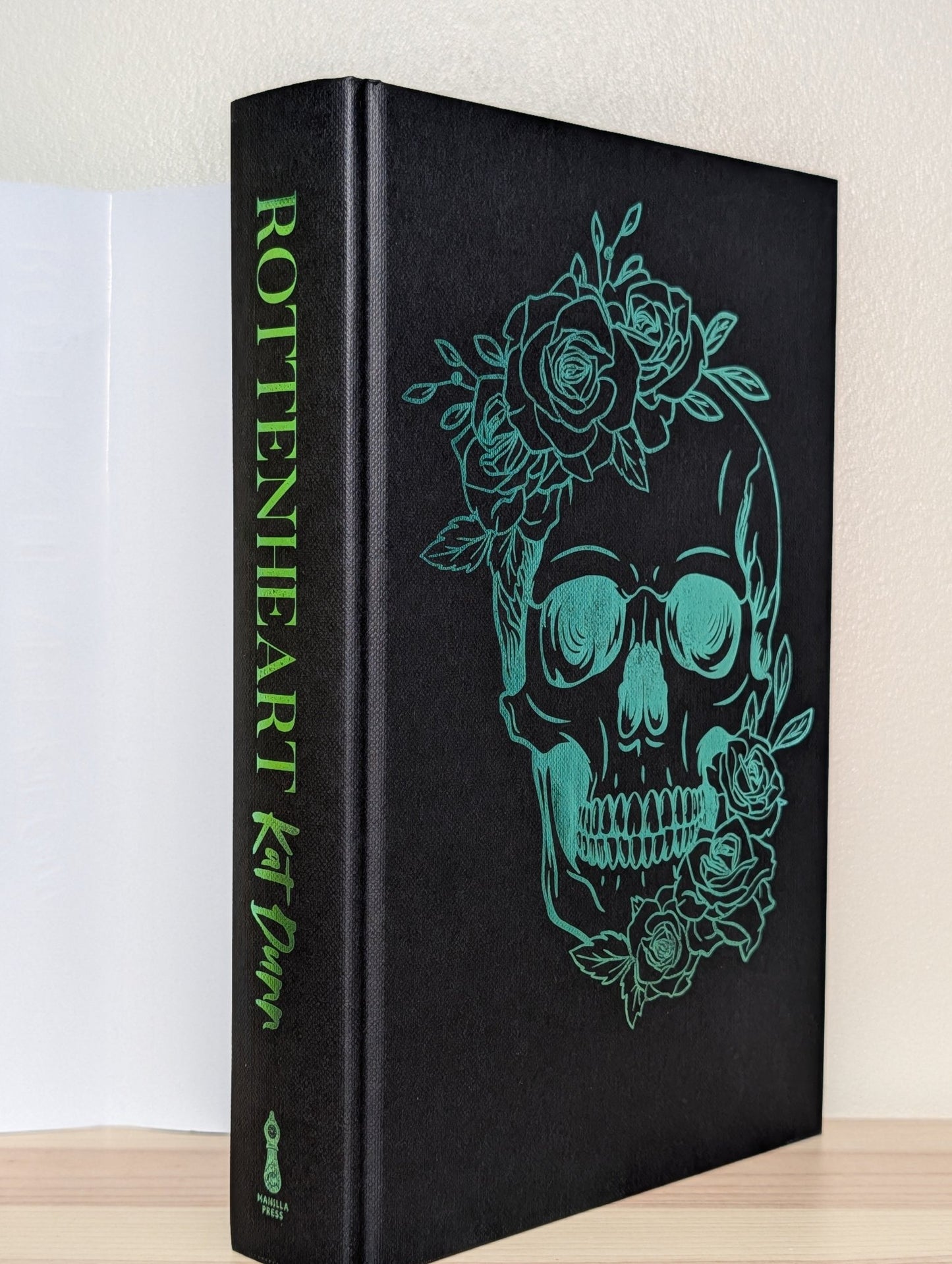 Rottenheart by Kat Dunn (Signed First Edition with sprayed edges) - Fialta Books