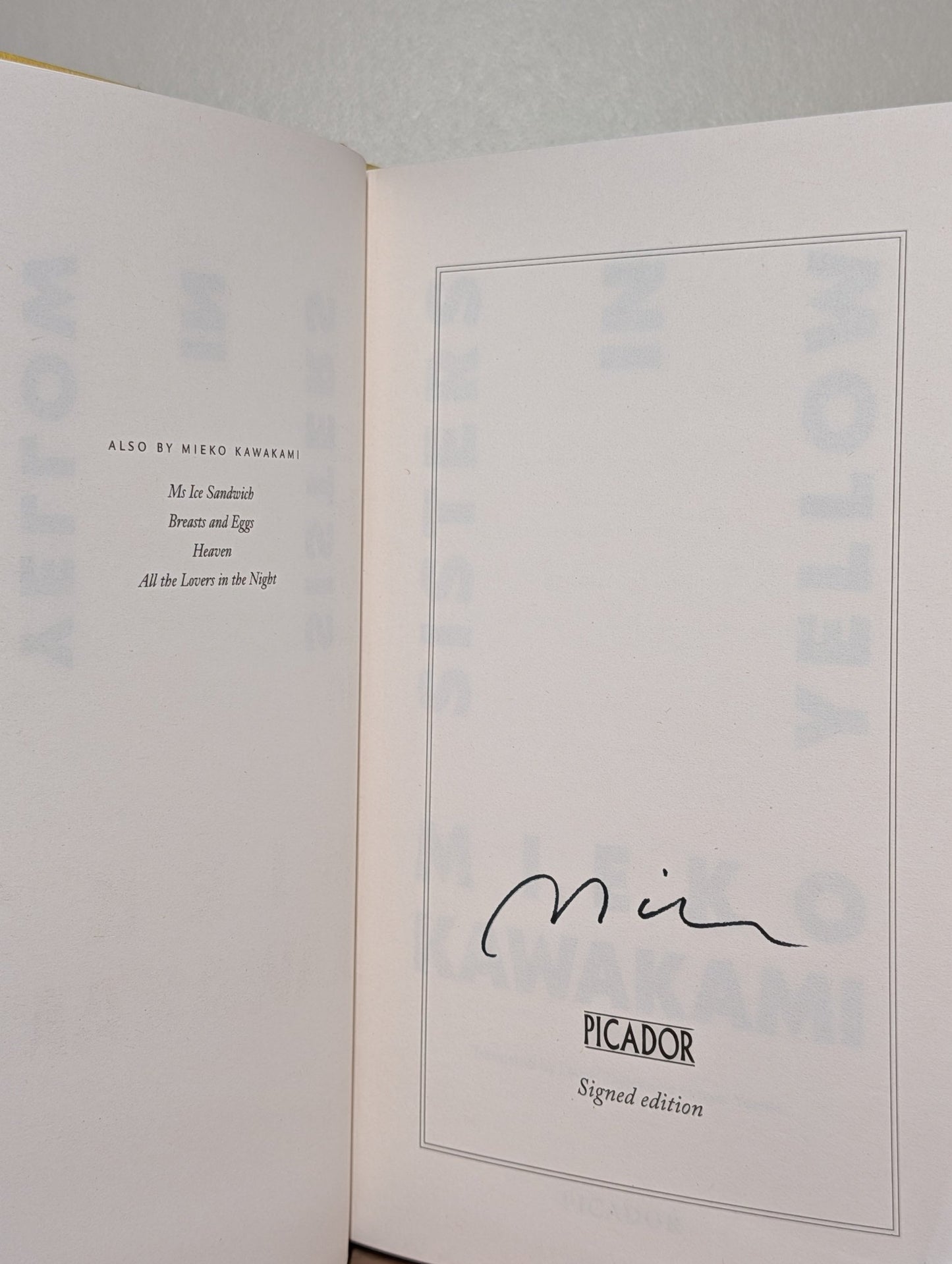 Sisters in Yellow by Mieko Kawakami (Signed First Edition with sprayed edges) - Fialta Books