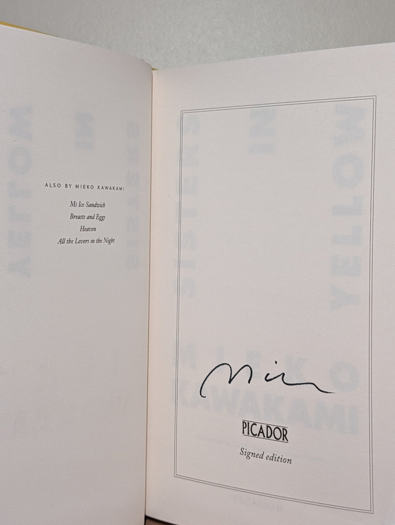 Sisters in Yellow by Mieko Kawakami (Signed First Edition with sprayed edges) - Fialta Books