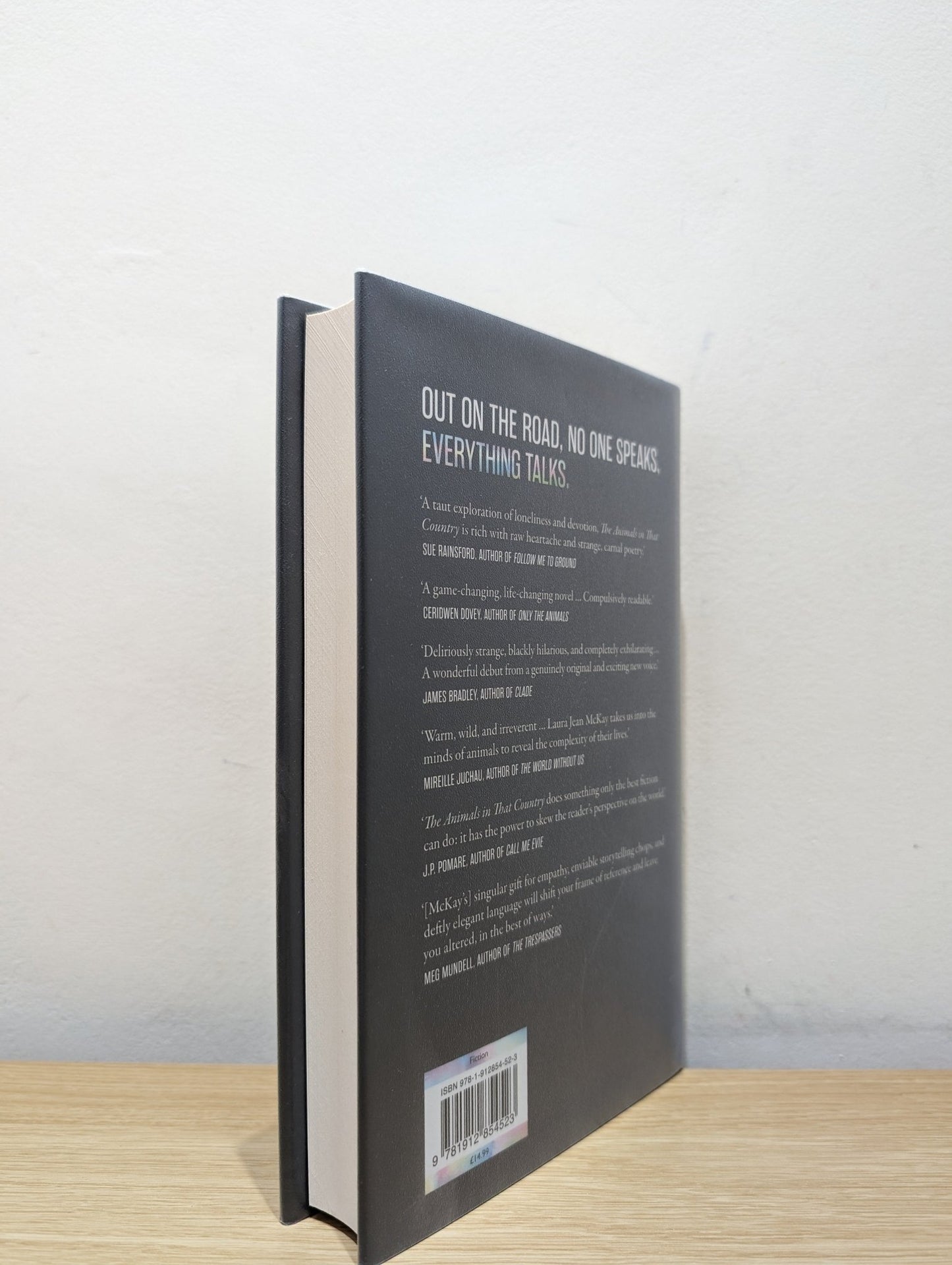 The Animals in That Country by Laura Jean McKay (Signed First Edition) - Fialta Books